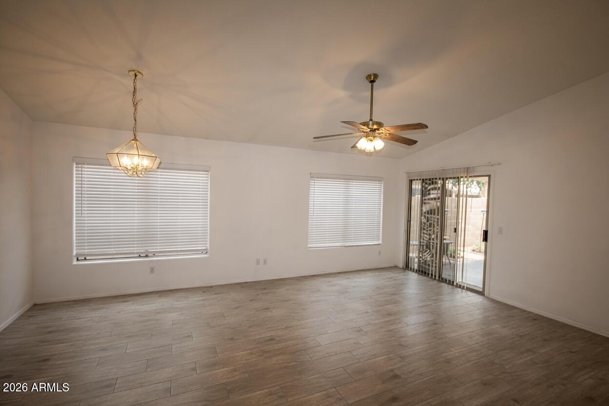 8457 W Rue De Lamour --