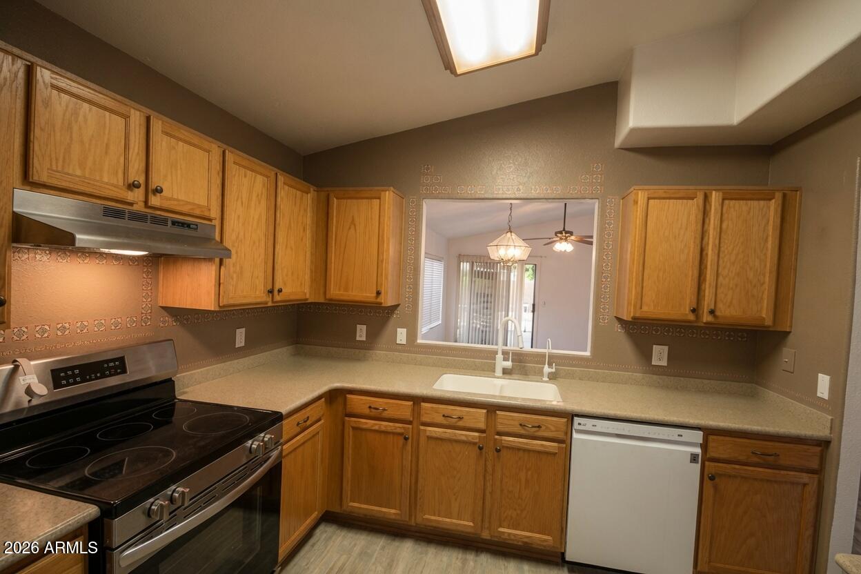 8457 W Rue De Lamour --