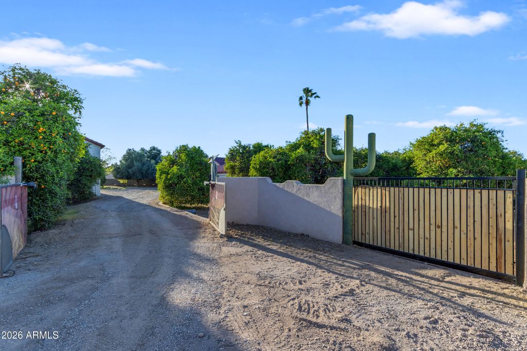 Photo of 25412 S 183rd Place, Queen Creek, AZ 85142 (MLS # 6998710)
