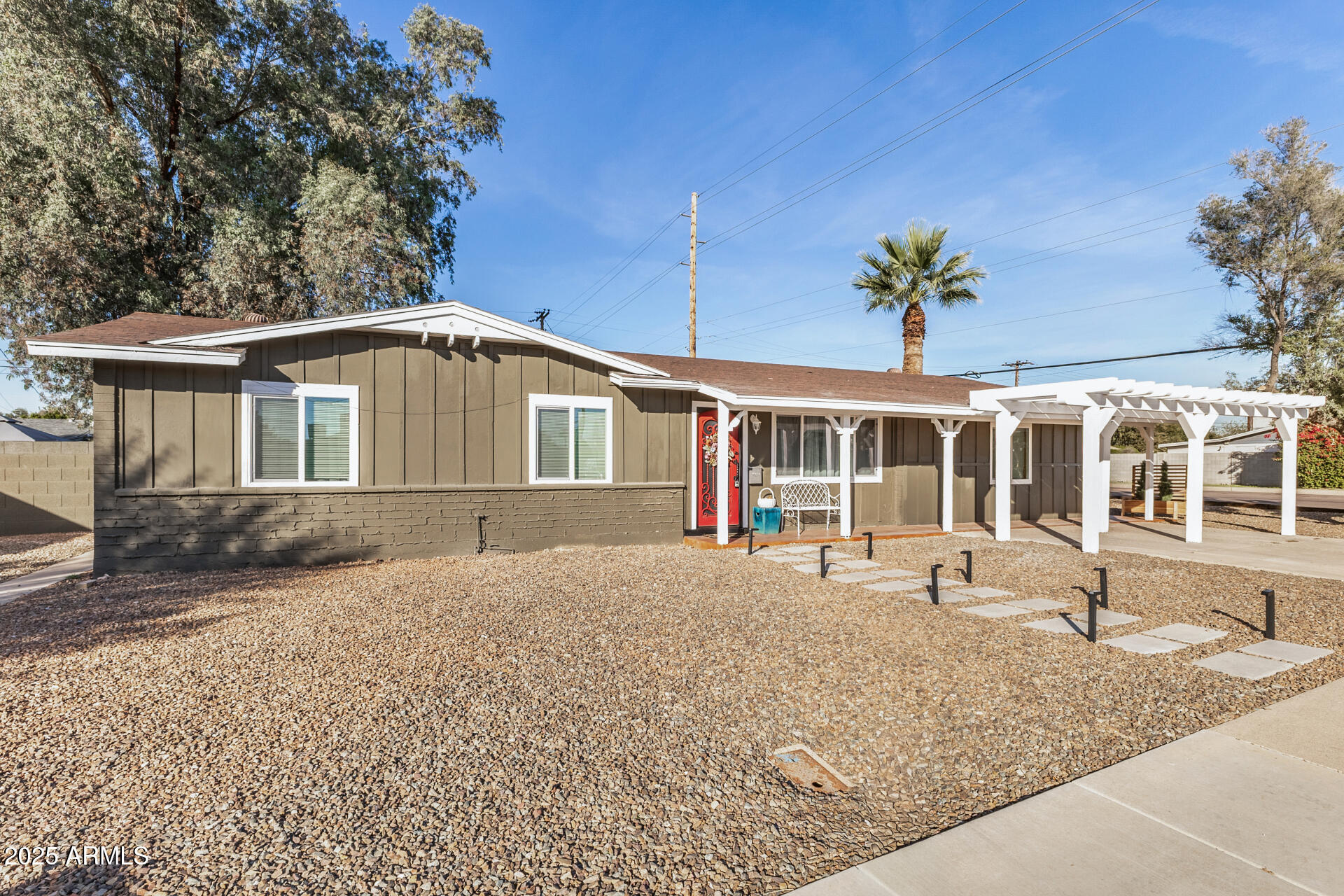 2302 W BERRIDGE Lane