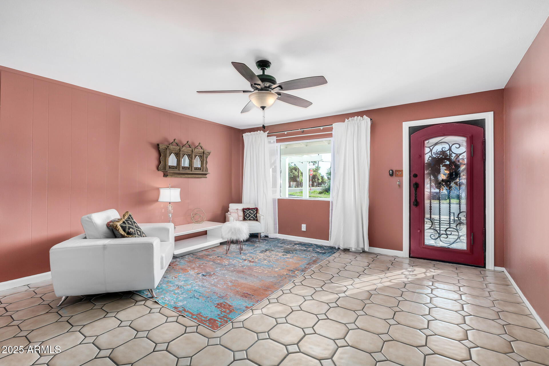 2302 W BERRIDGE Lane