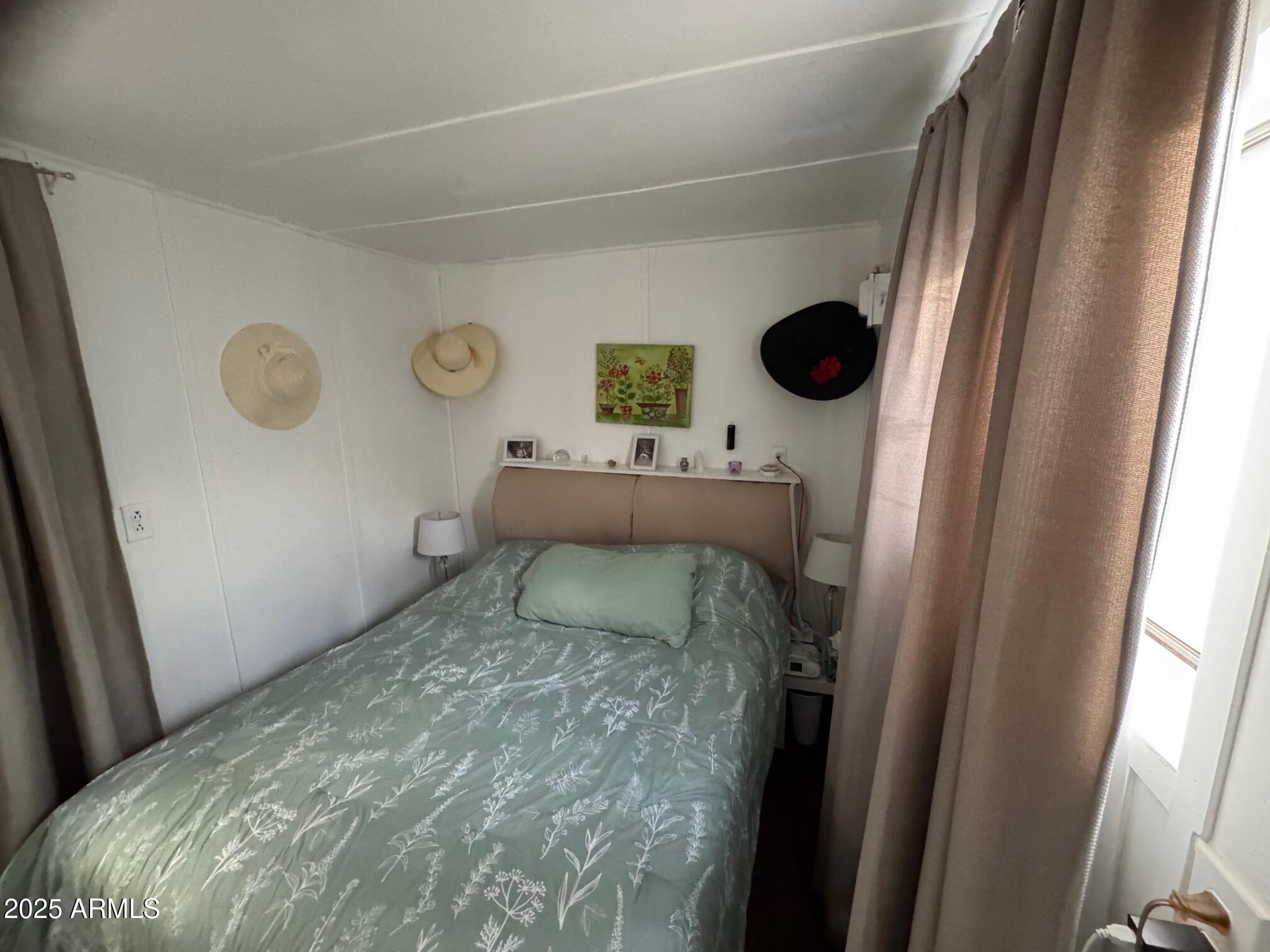 301 E MESQUITE Drive