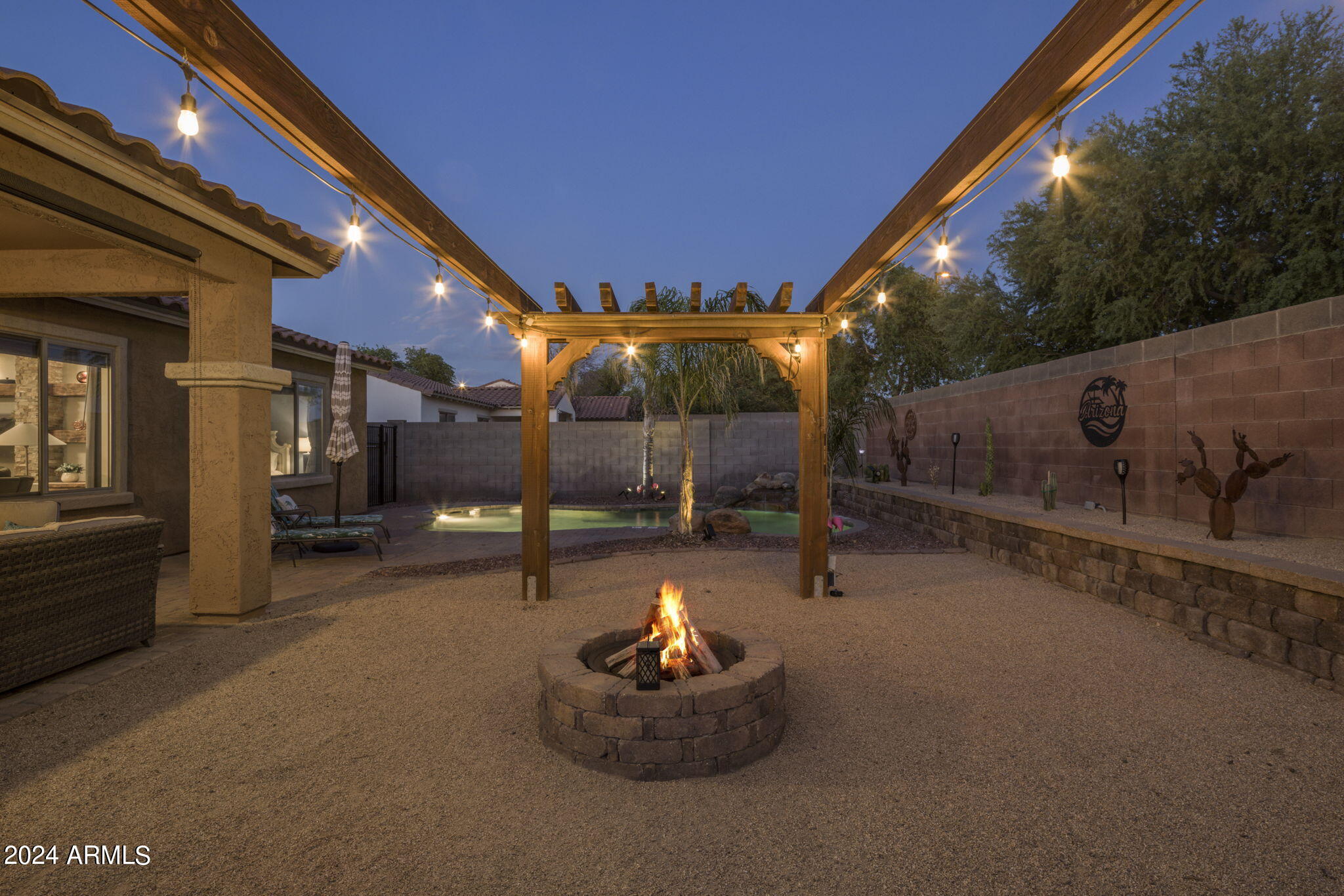 1537 E INDIGO Street