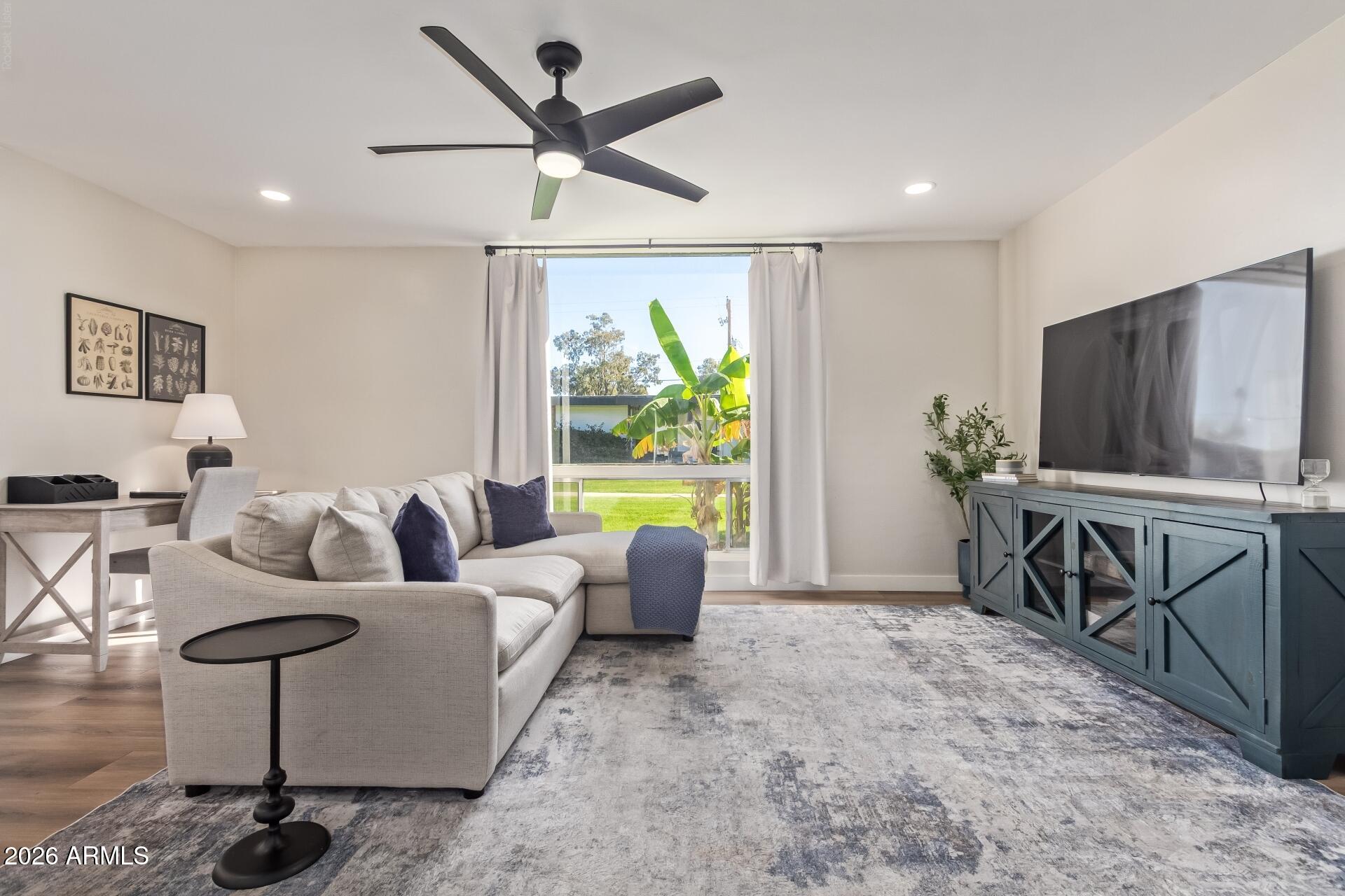 3242 E CAMELBACK Road 106