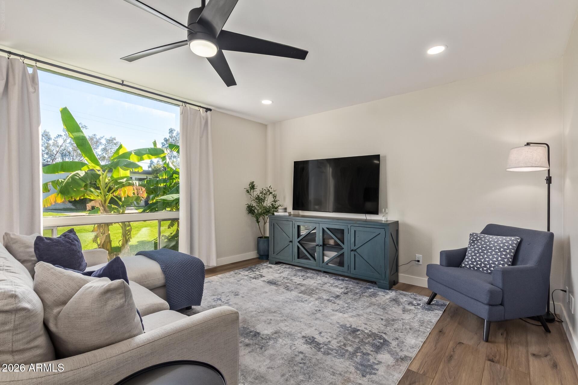 3242 E CAMELBACK Road 106