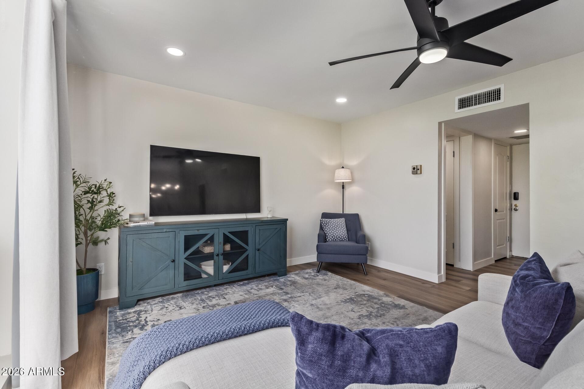 3242 E CAMELBACK Road 106
