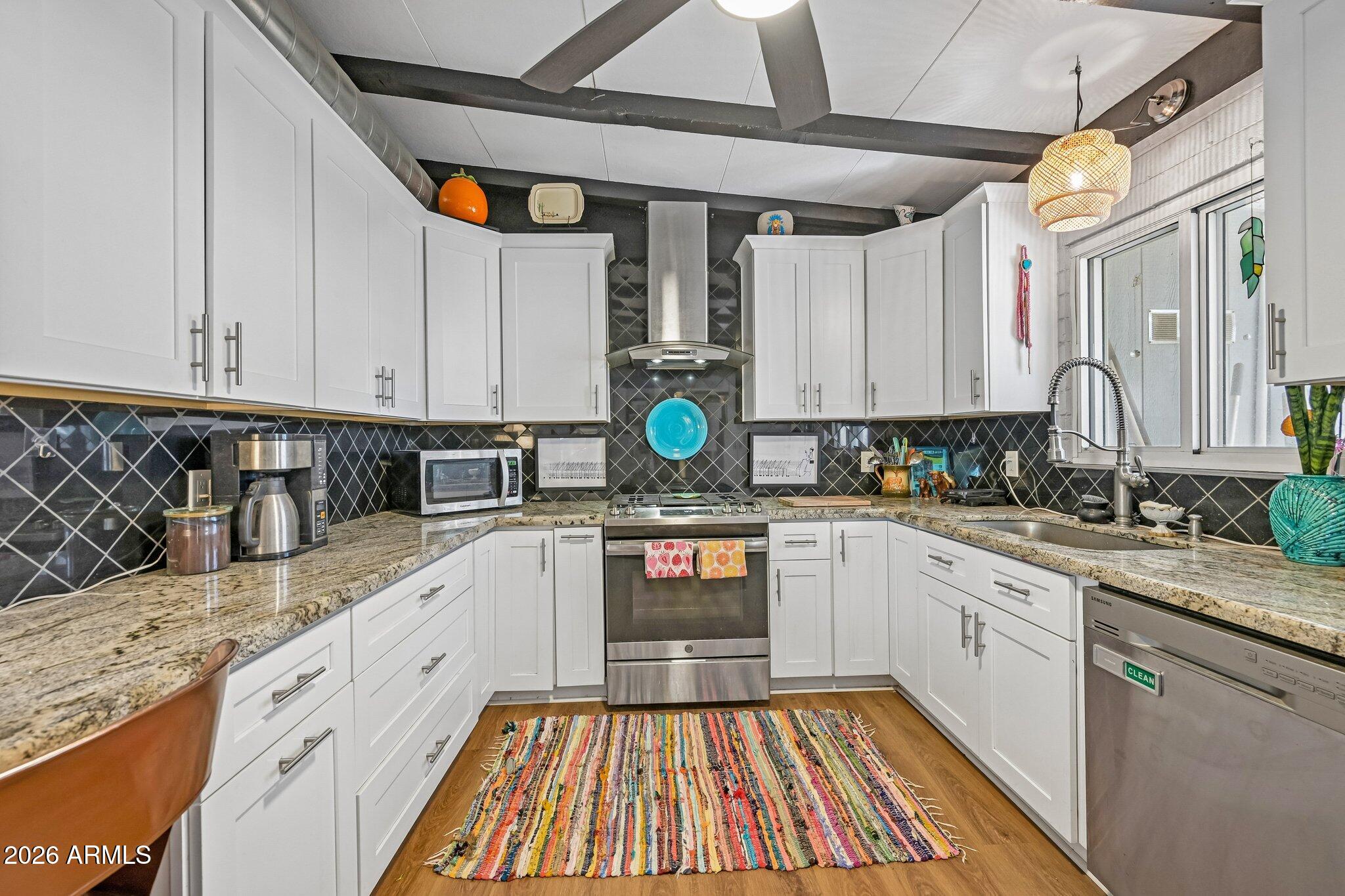 318 S TERRY Circle