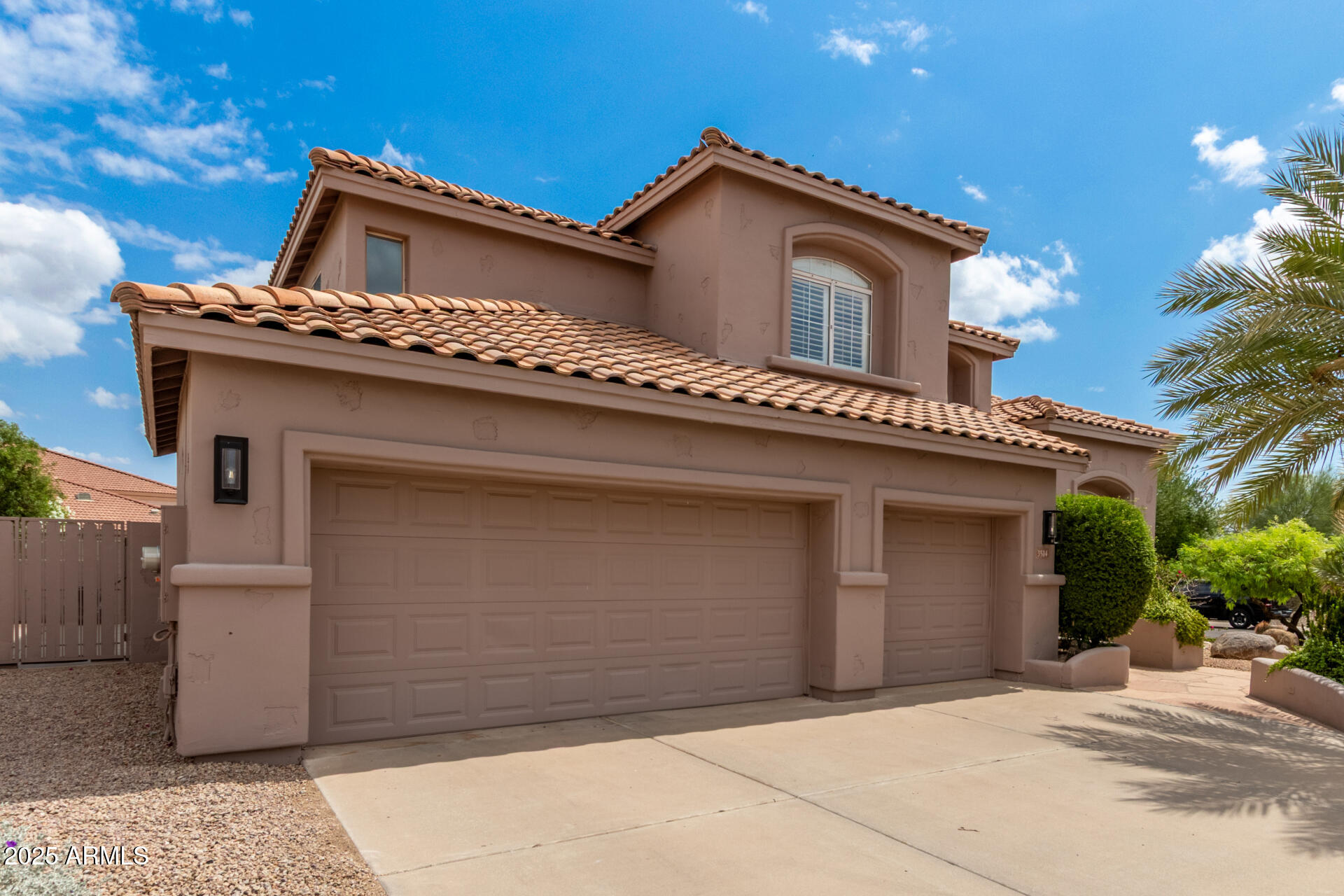 3514 E DESERT BROOM Way E