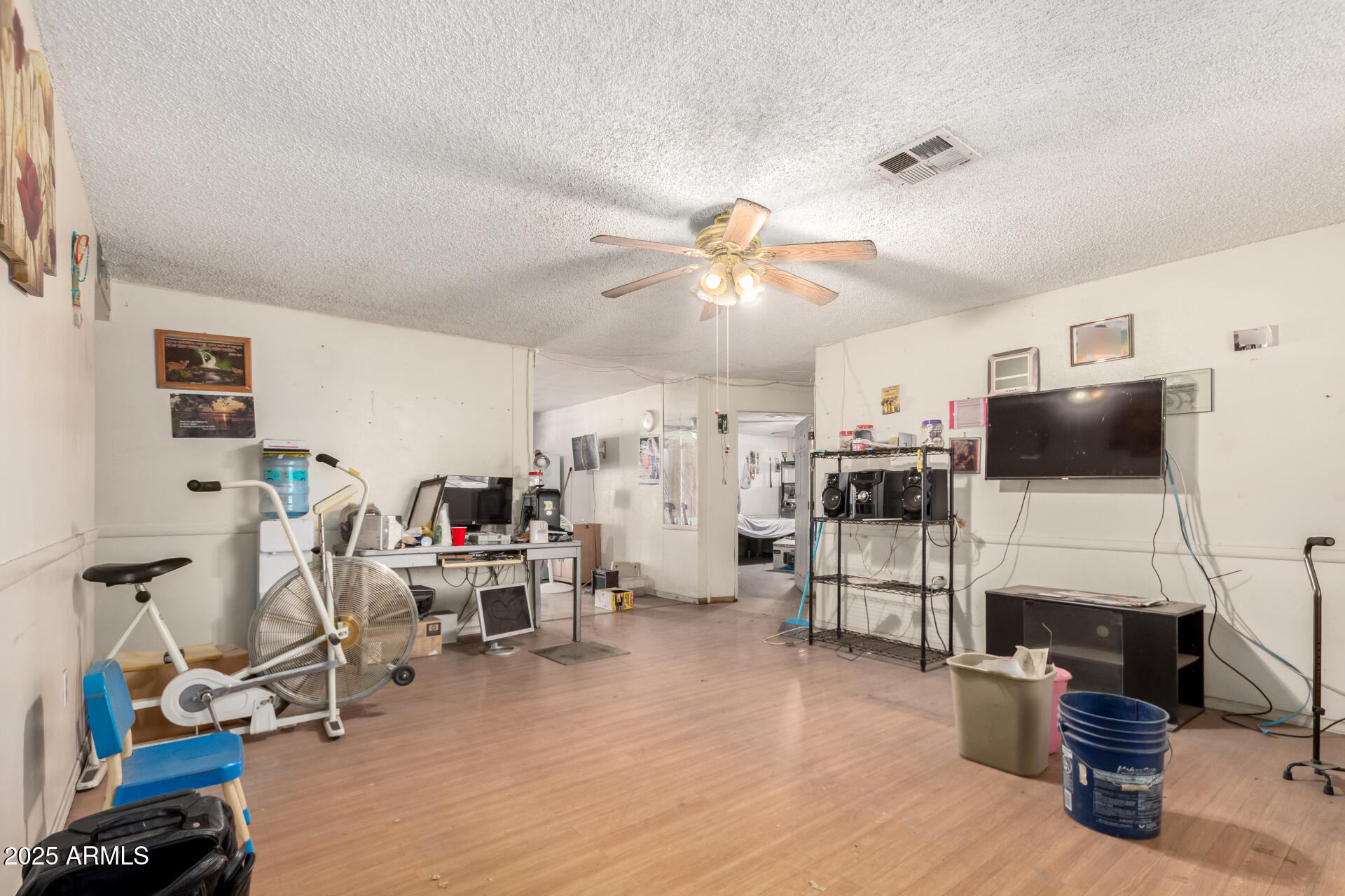 1602 N 73RD Drive
