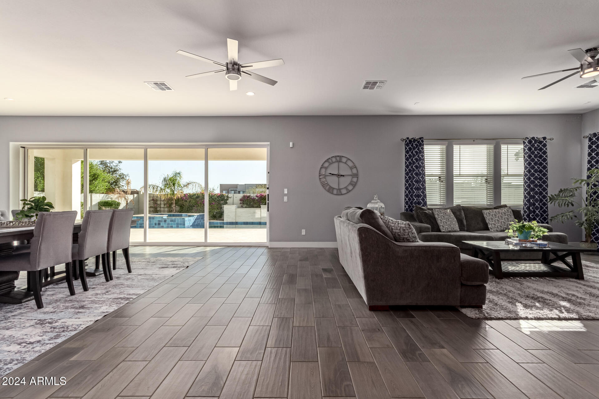 10157 E TEXAS Avenue