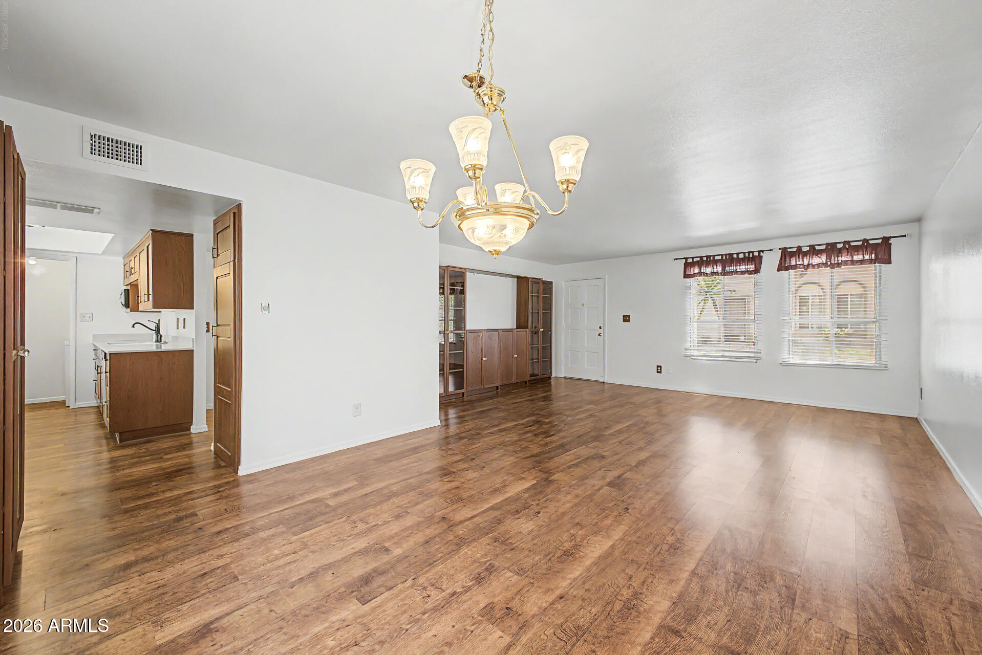 5873 E THOMAS Road