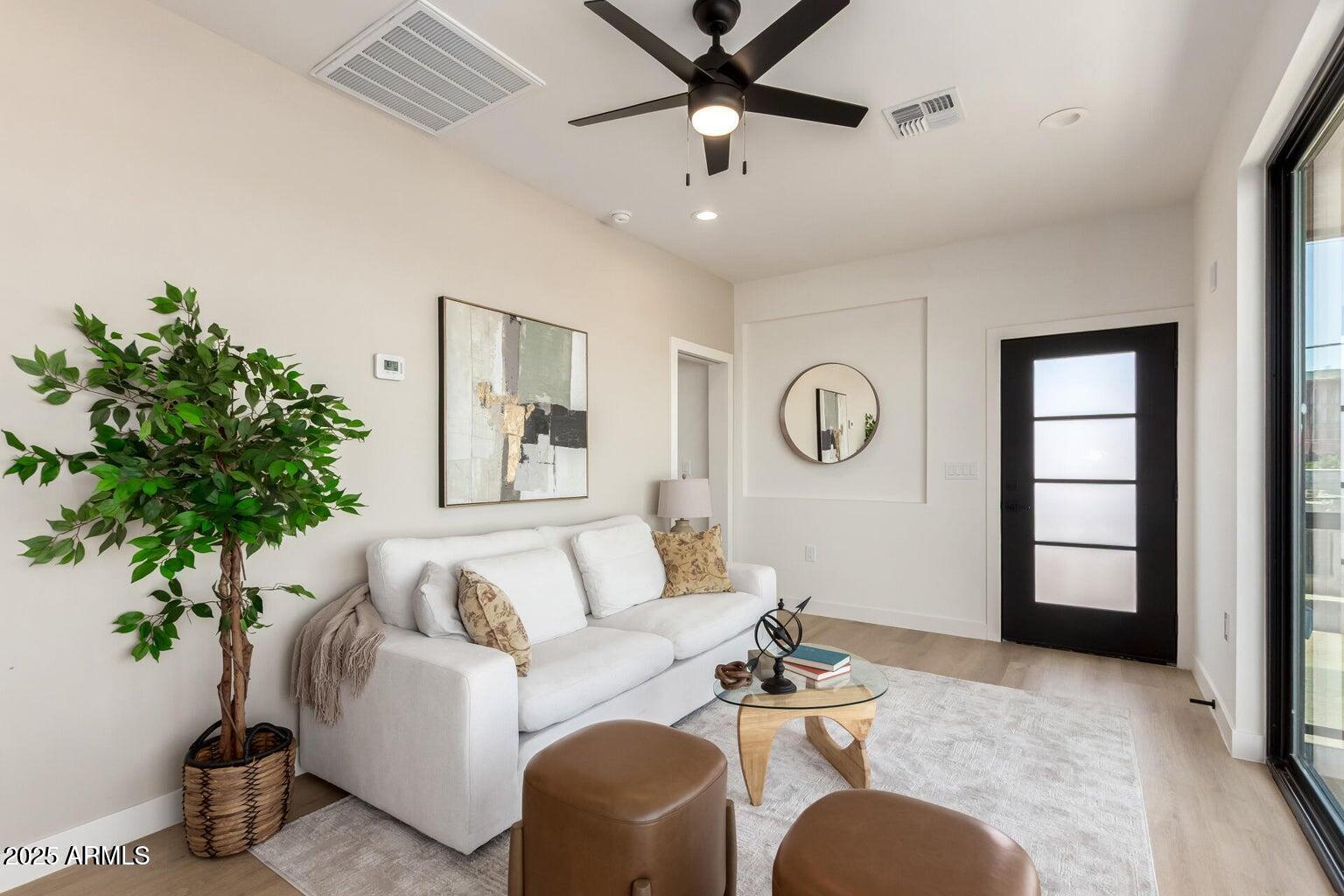 1508 W SHERMAN Street B