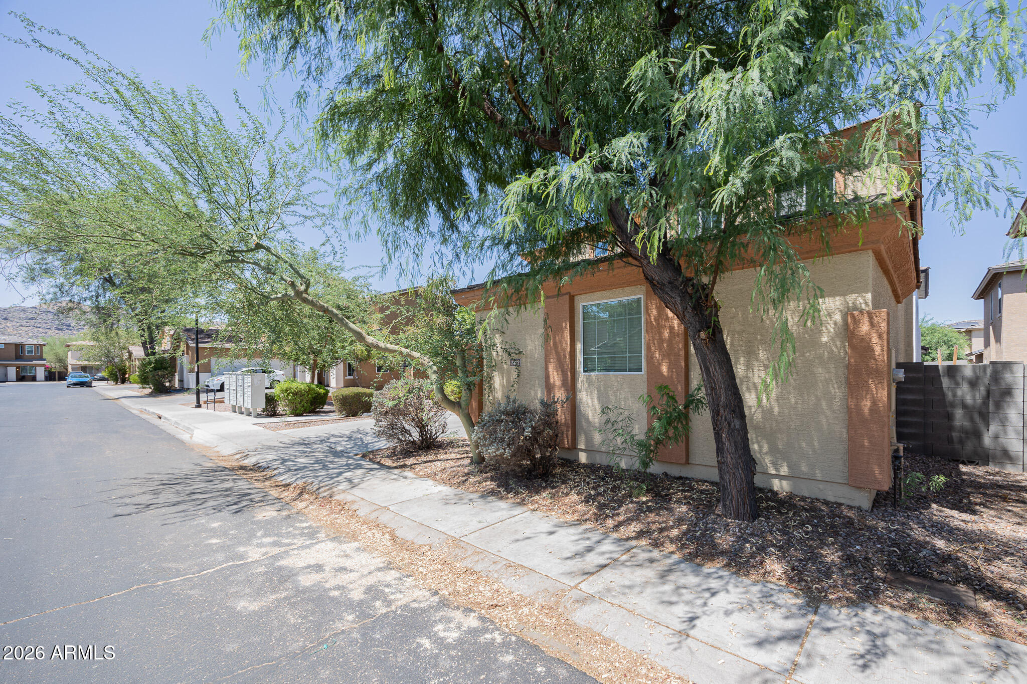 7422 S 27TH Way