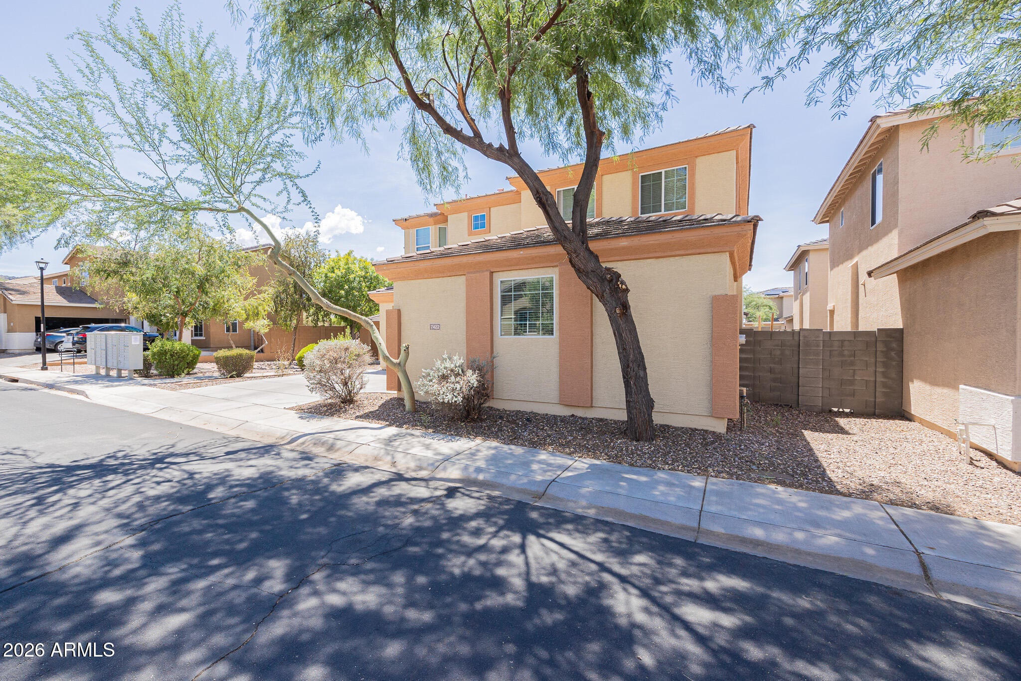 7422 S 27TH Way