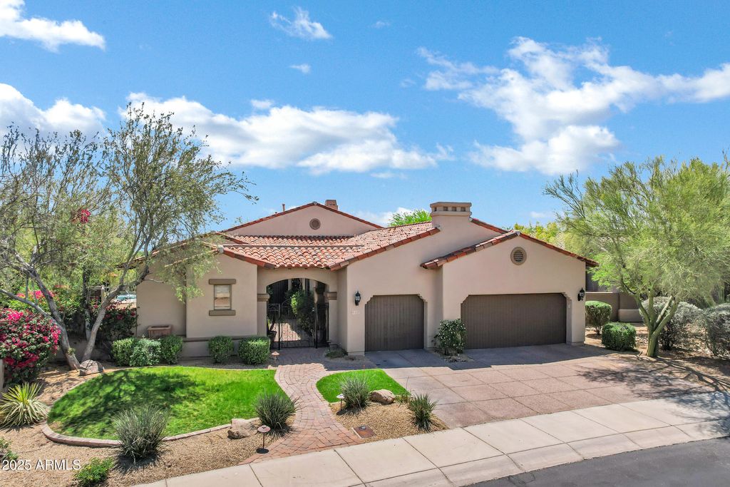 Photo of 8117 E Wingspan Way, Scottsdale, AZ 85255 (MLS # 6853005)