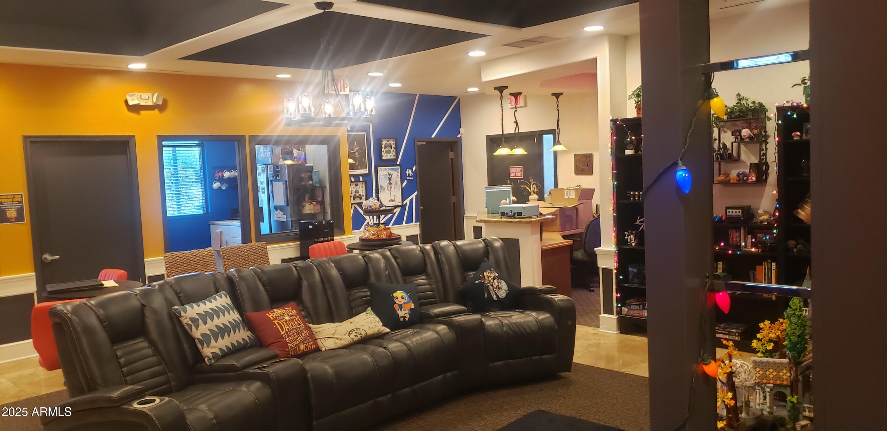 42104 N VENTURE Drive E104