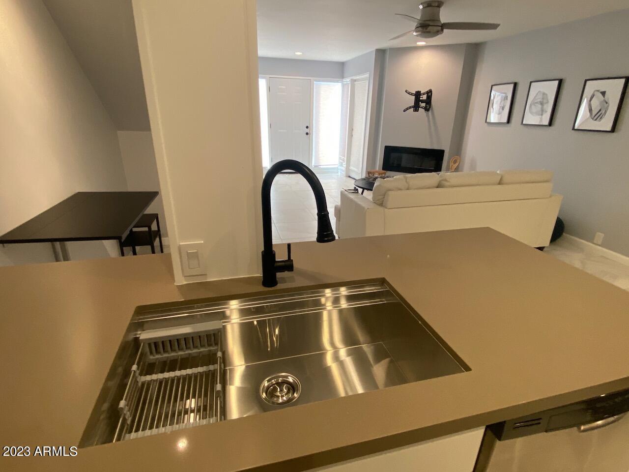 1820 E Morten Avenue Unit 123
