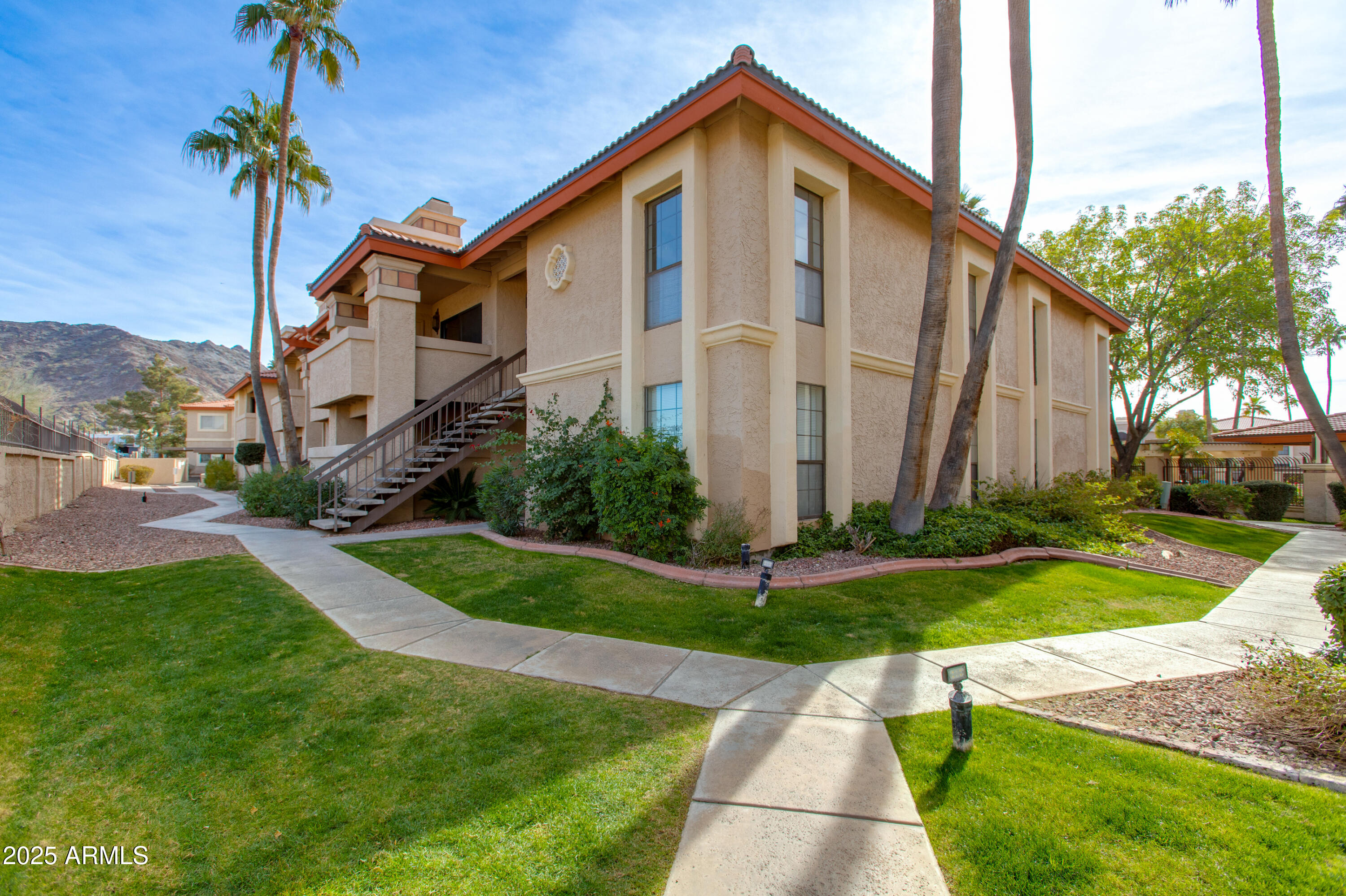 10410 N CAVE CREEK Road 2011