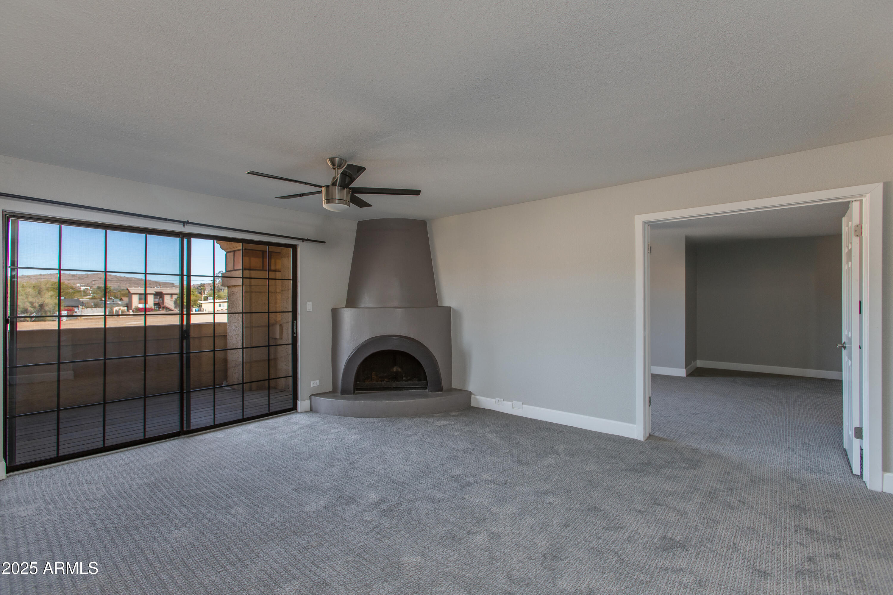 10410 N CAVE CREEK Road 2011