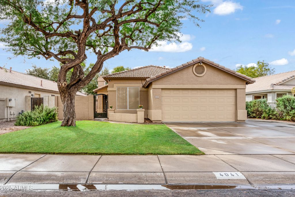 Photo of 4041 E Libra Avenue, Gilbert, AZ 85234 (MLS # 6949616)