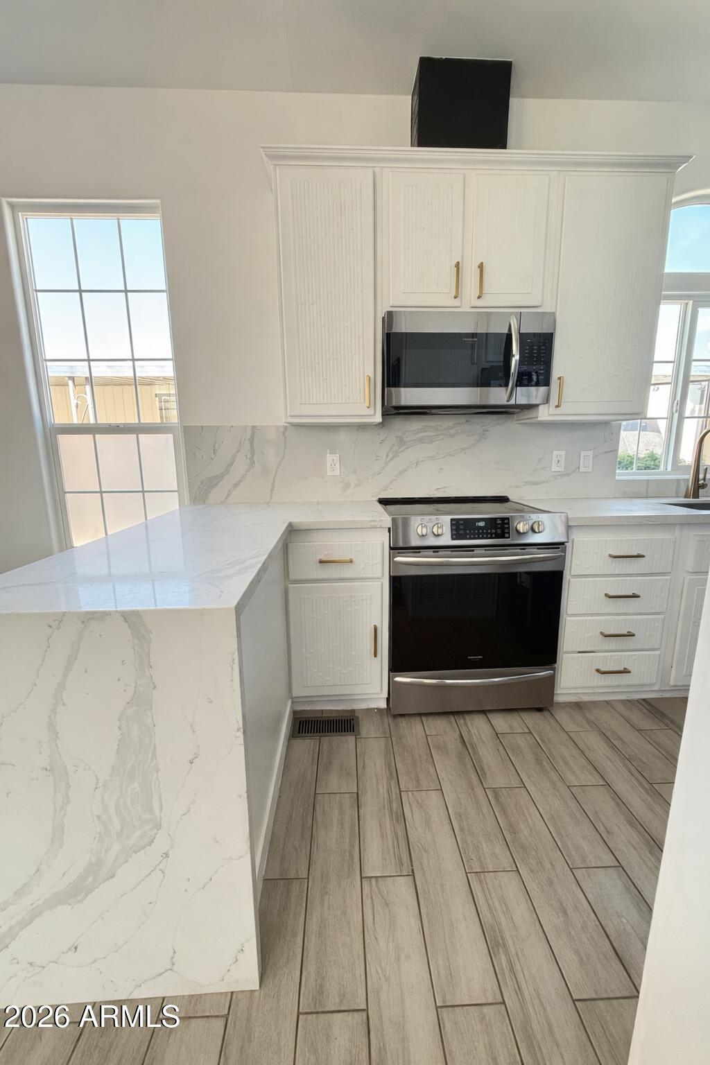 201 S GREENFIELD Road 215