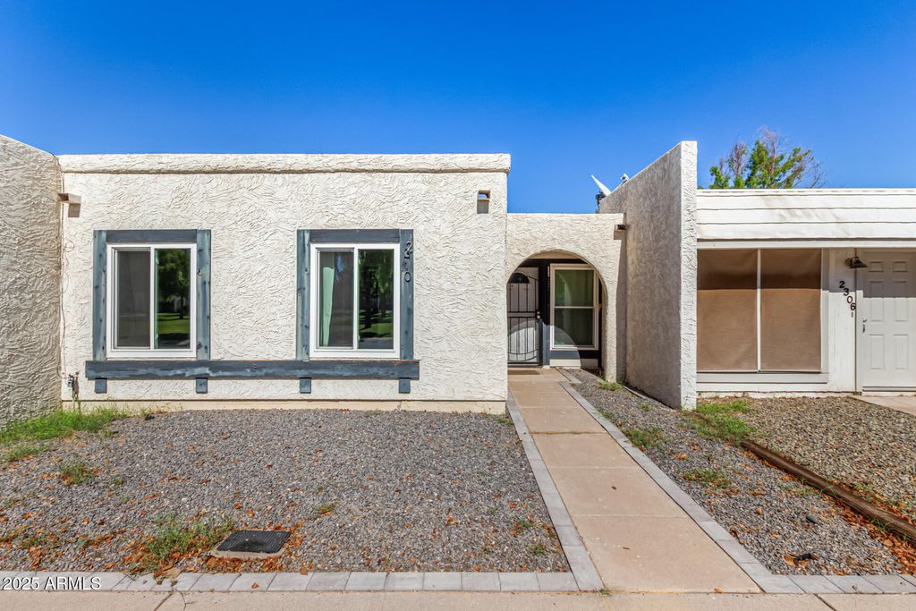 Photo of 2310 W Carson Drive, Tempe, AZ 85282 (MLS # 6916469)