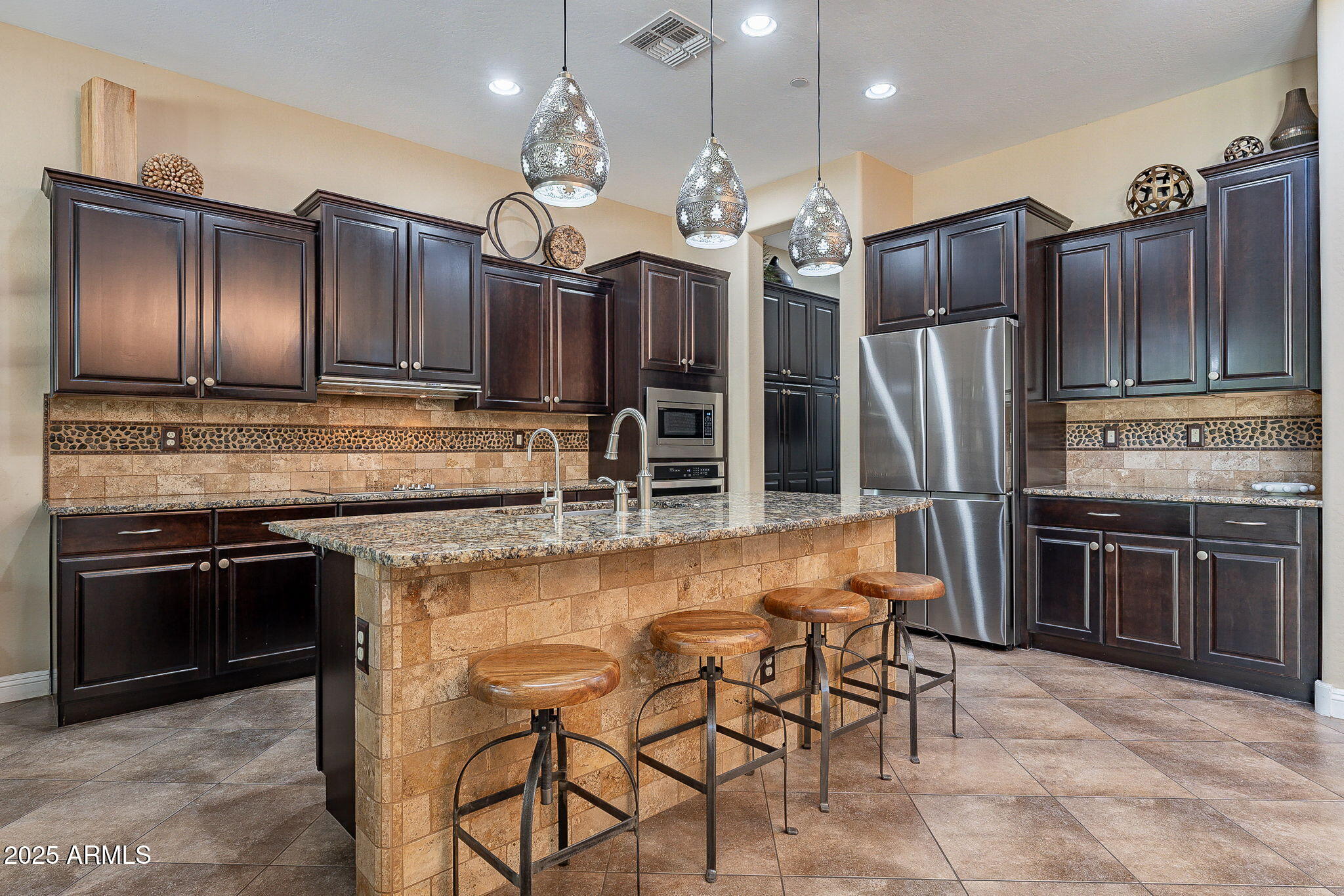 1618 W BLAYLOCK Drive