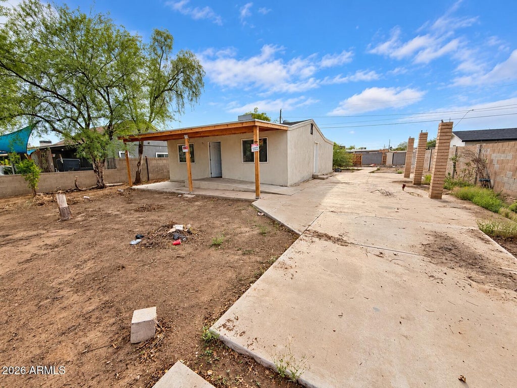 Photo of 5012 S 35th Drive, Phoenix, AZ 85041 (MLS # 7091126)