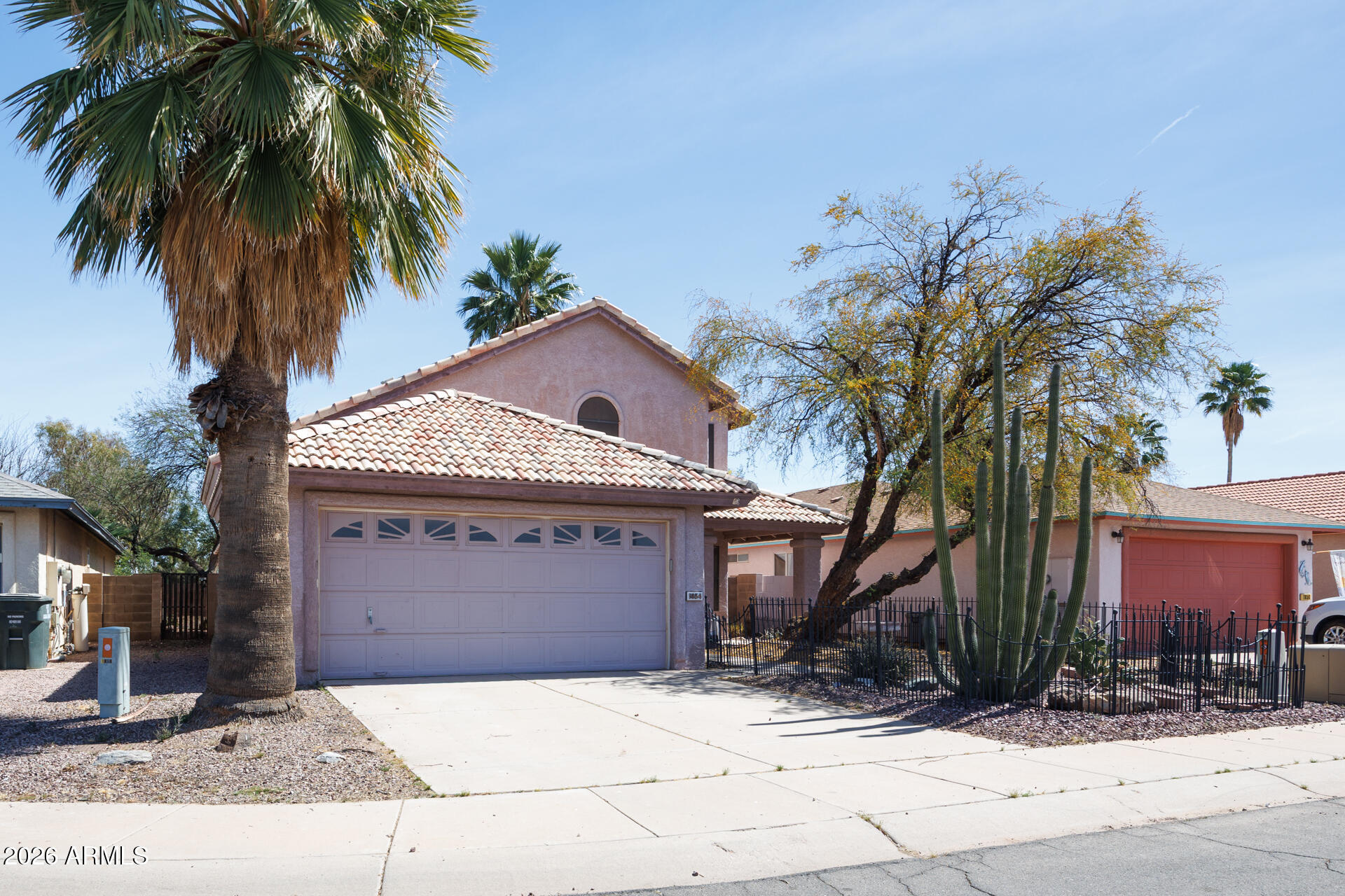 1854 N CENTER Avenue