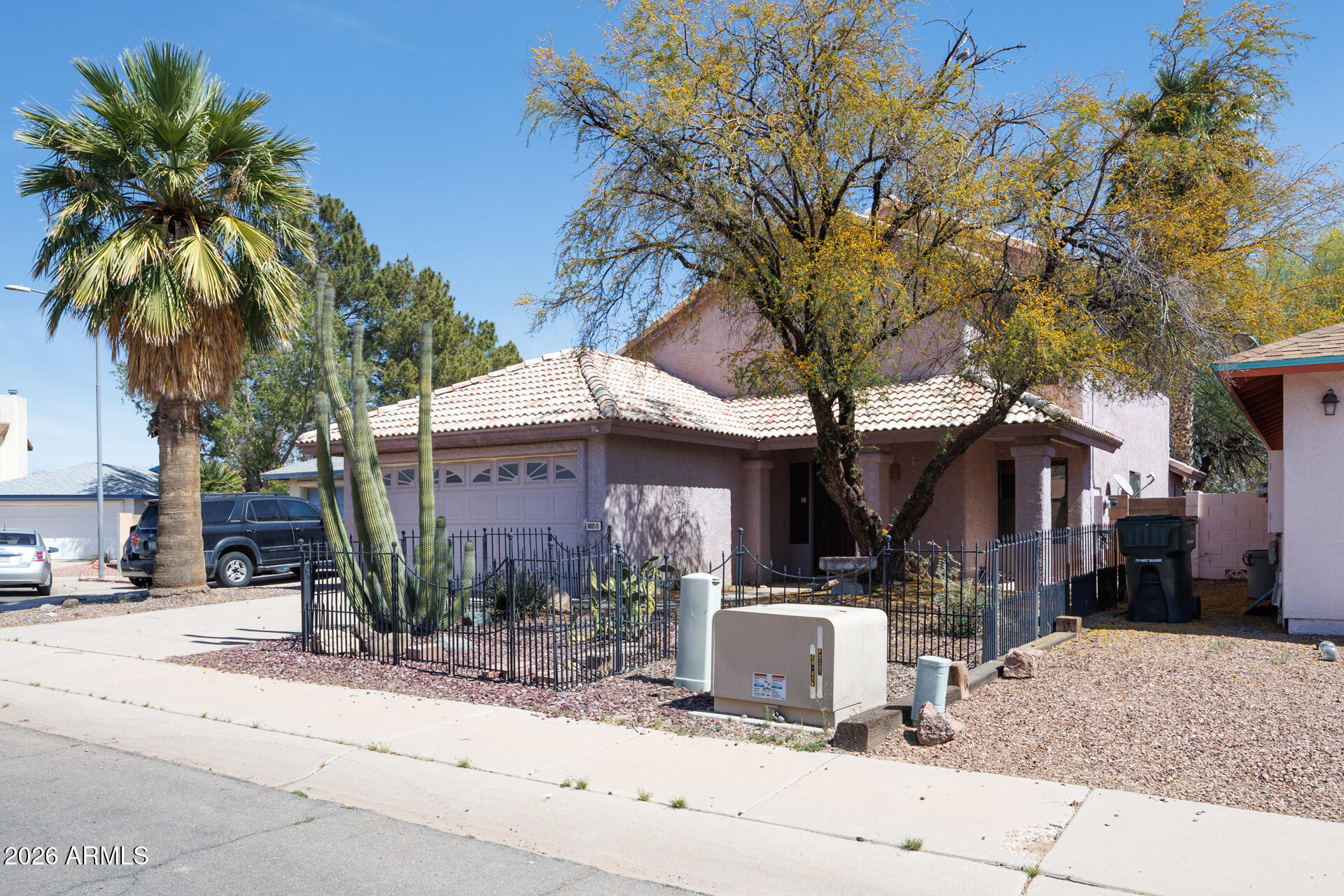 1854 N CENTER Avenue