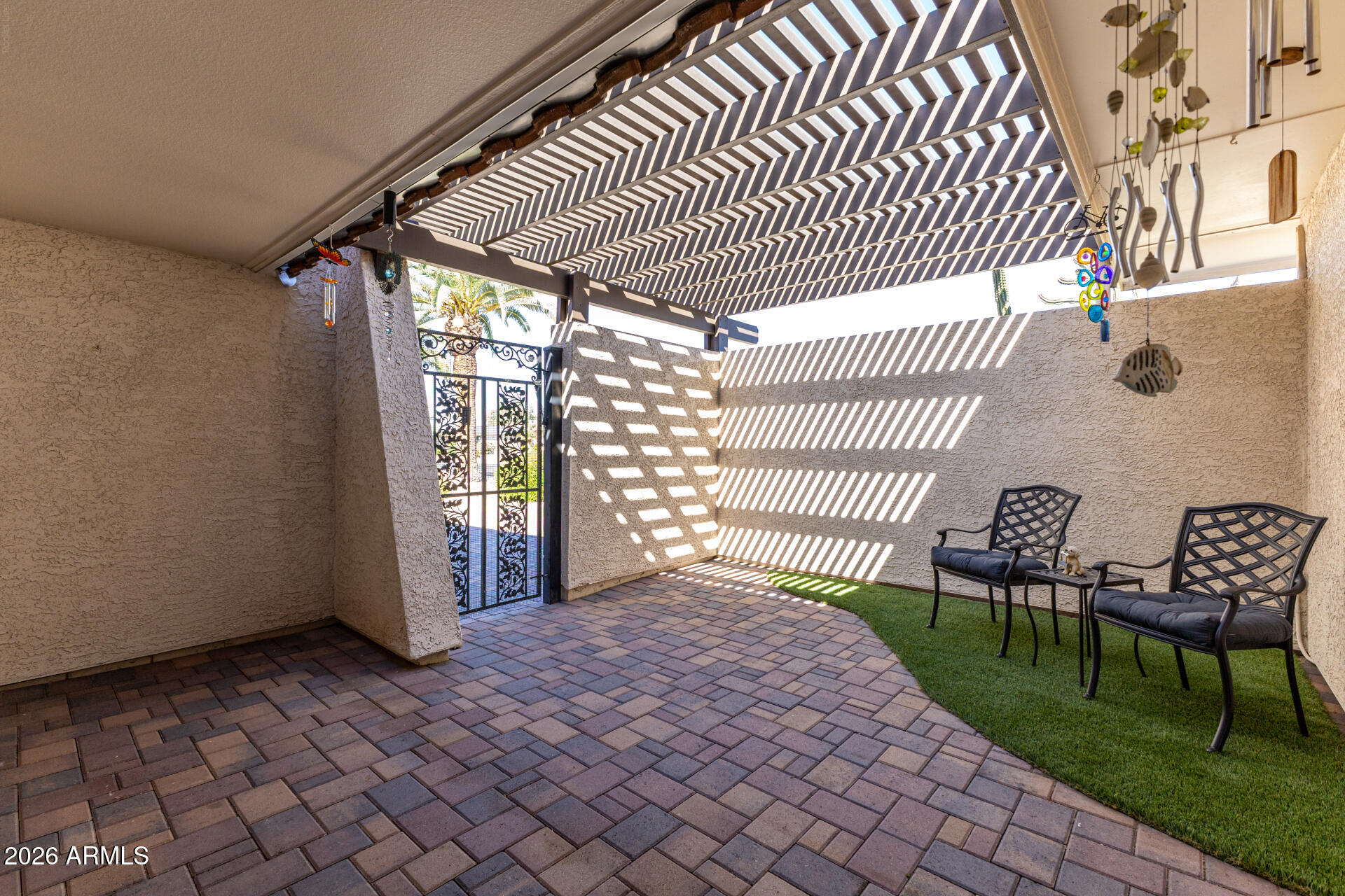 10809 W PALMERAS Drive