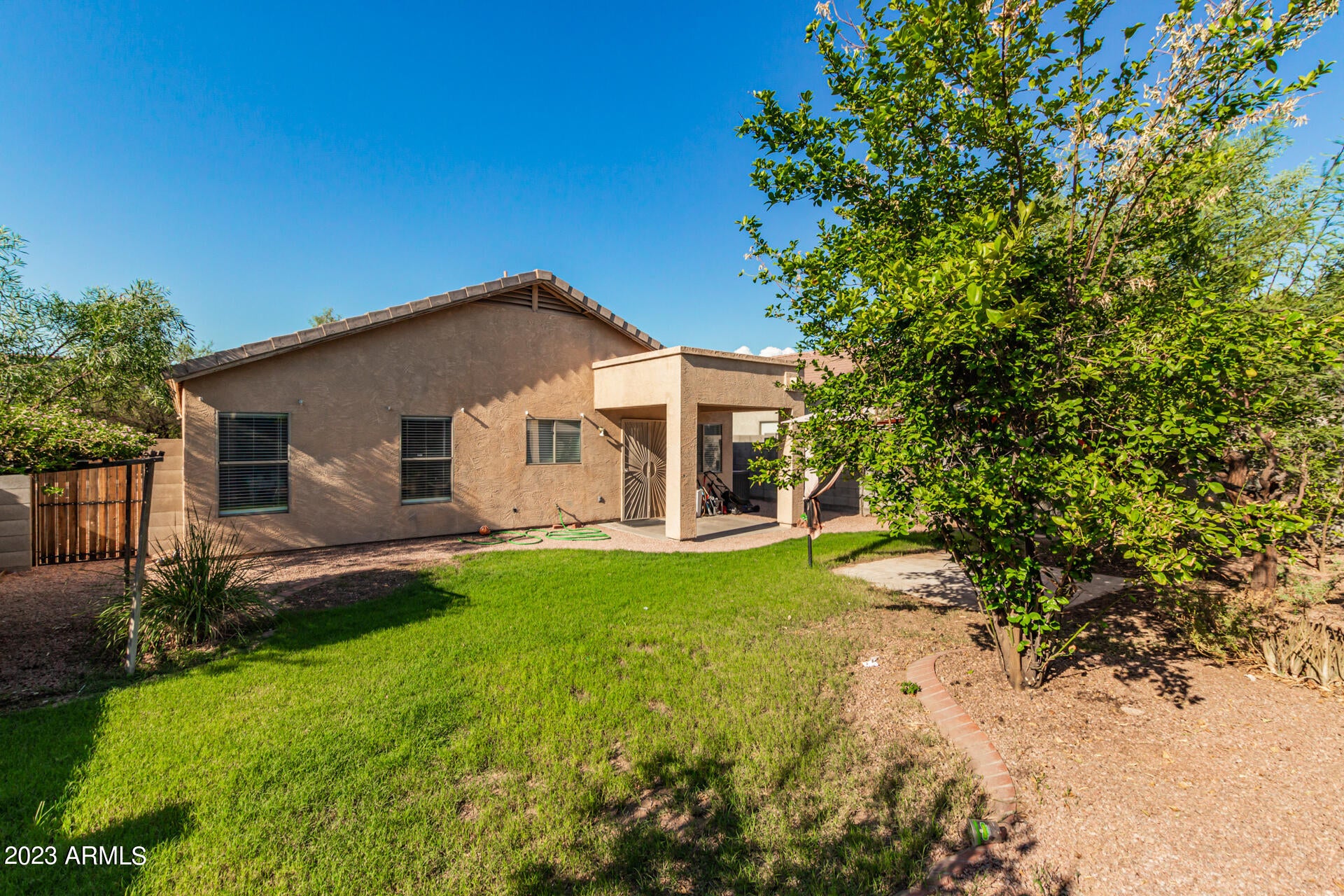 1525 W BURGESS Lane