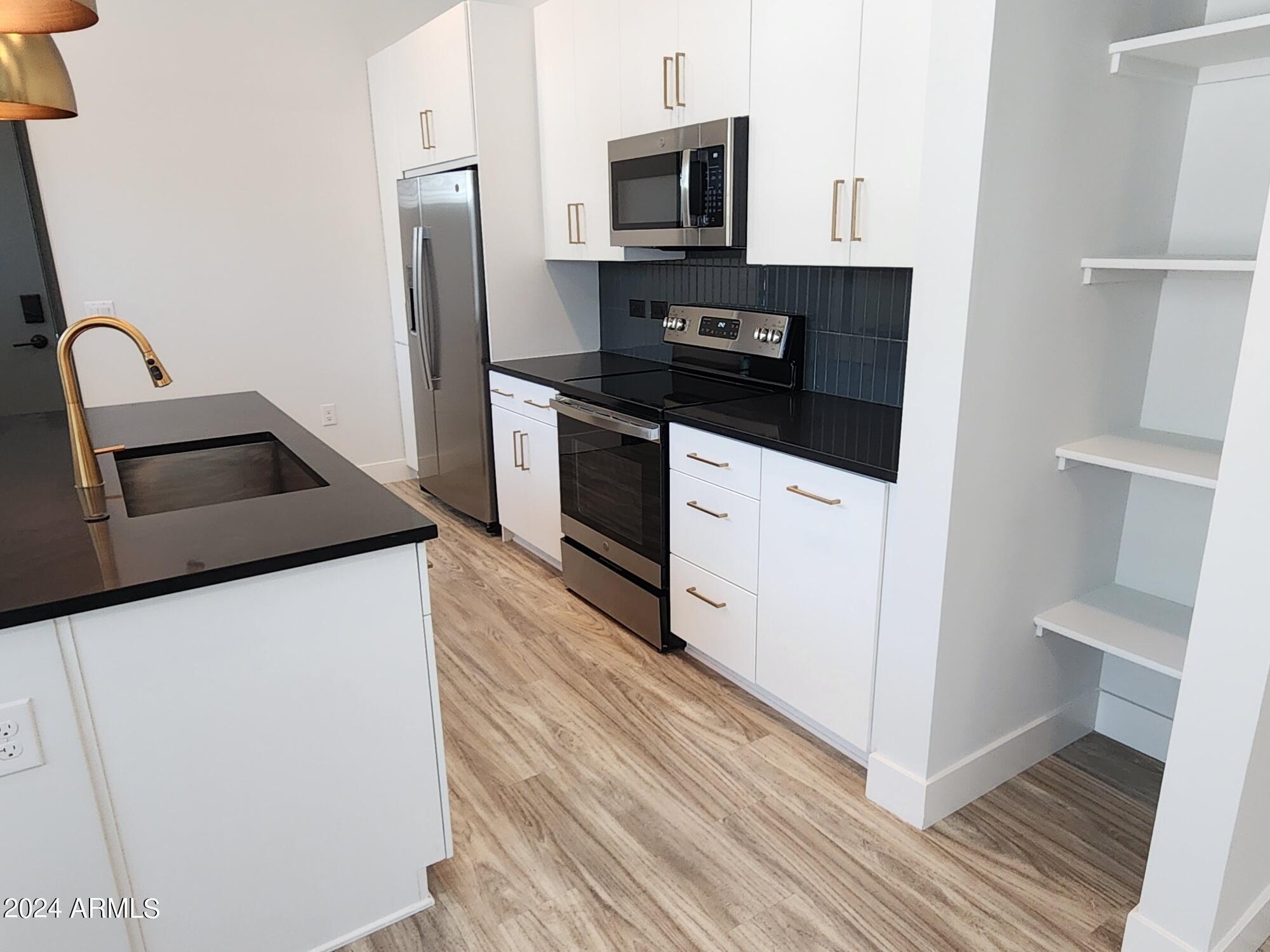 1727 E Pecos Road TH