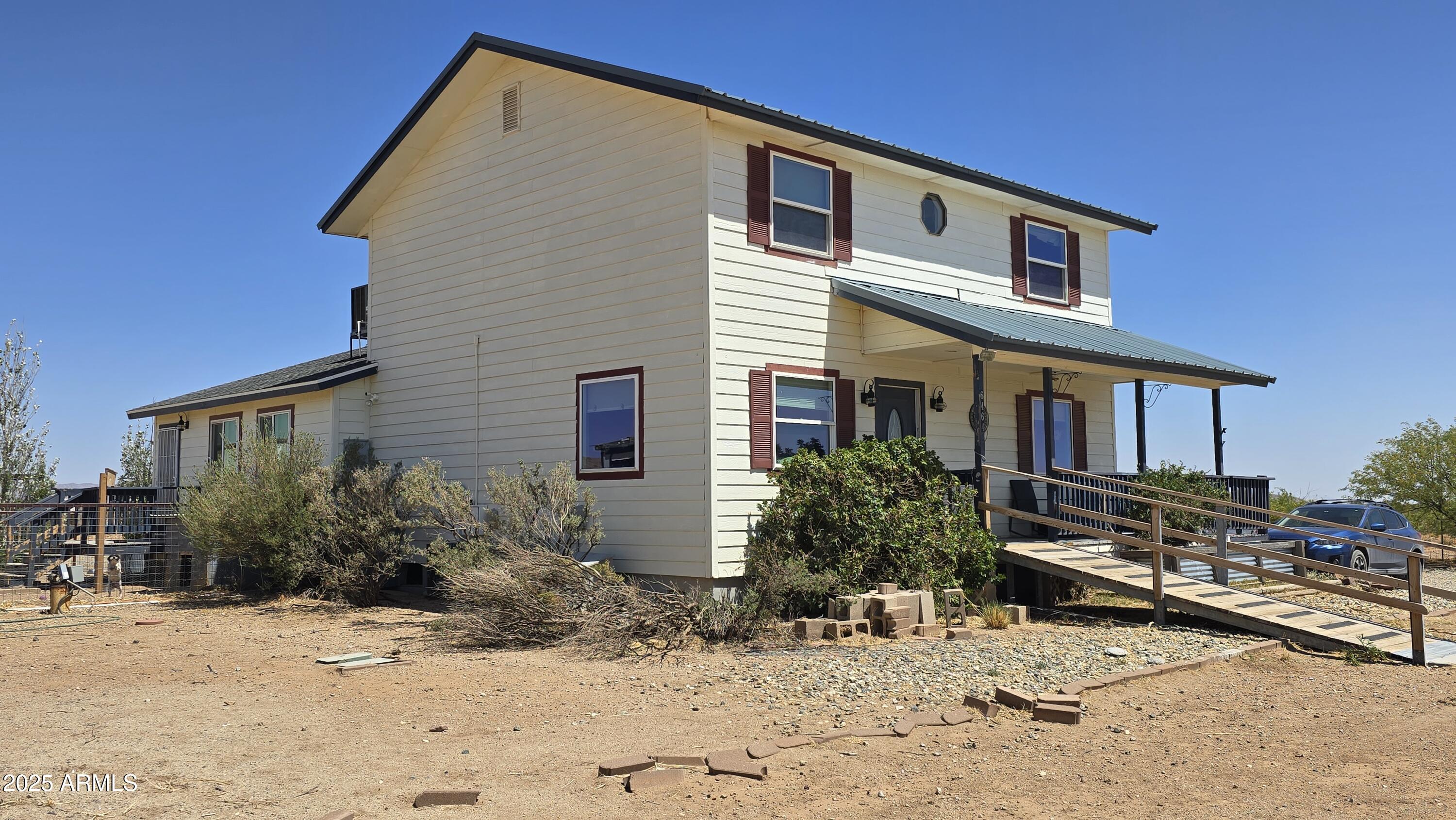 Homes 1 6464 N SIX GUN Road