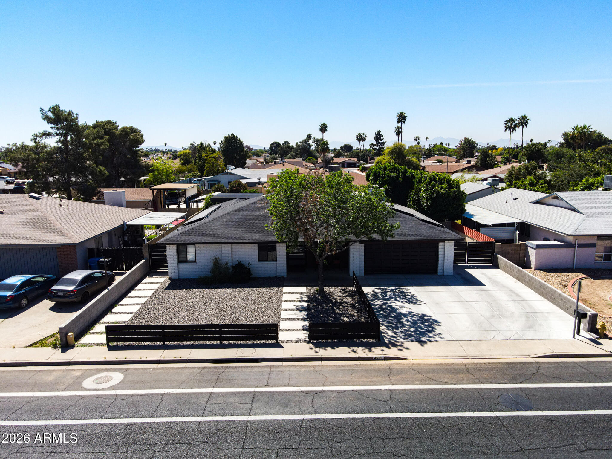 4539 W SWEETWATER Avenue