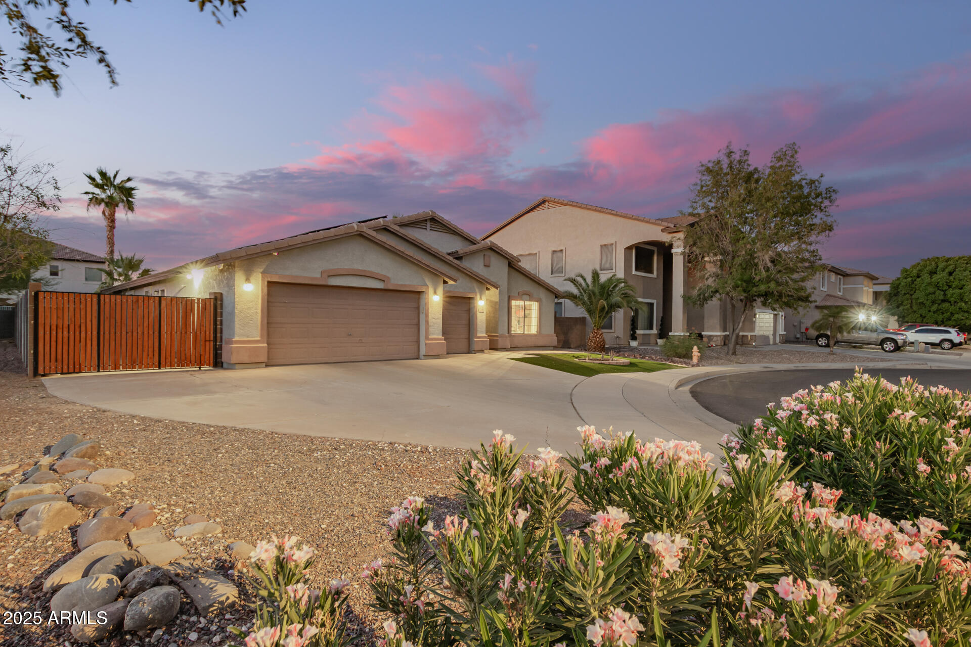 7724 W ENCINAS Lane