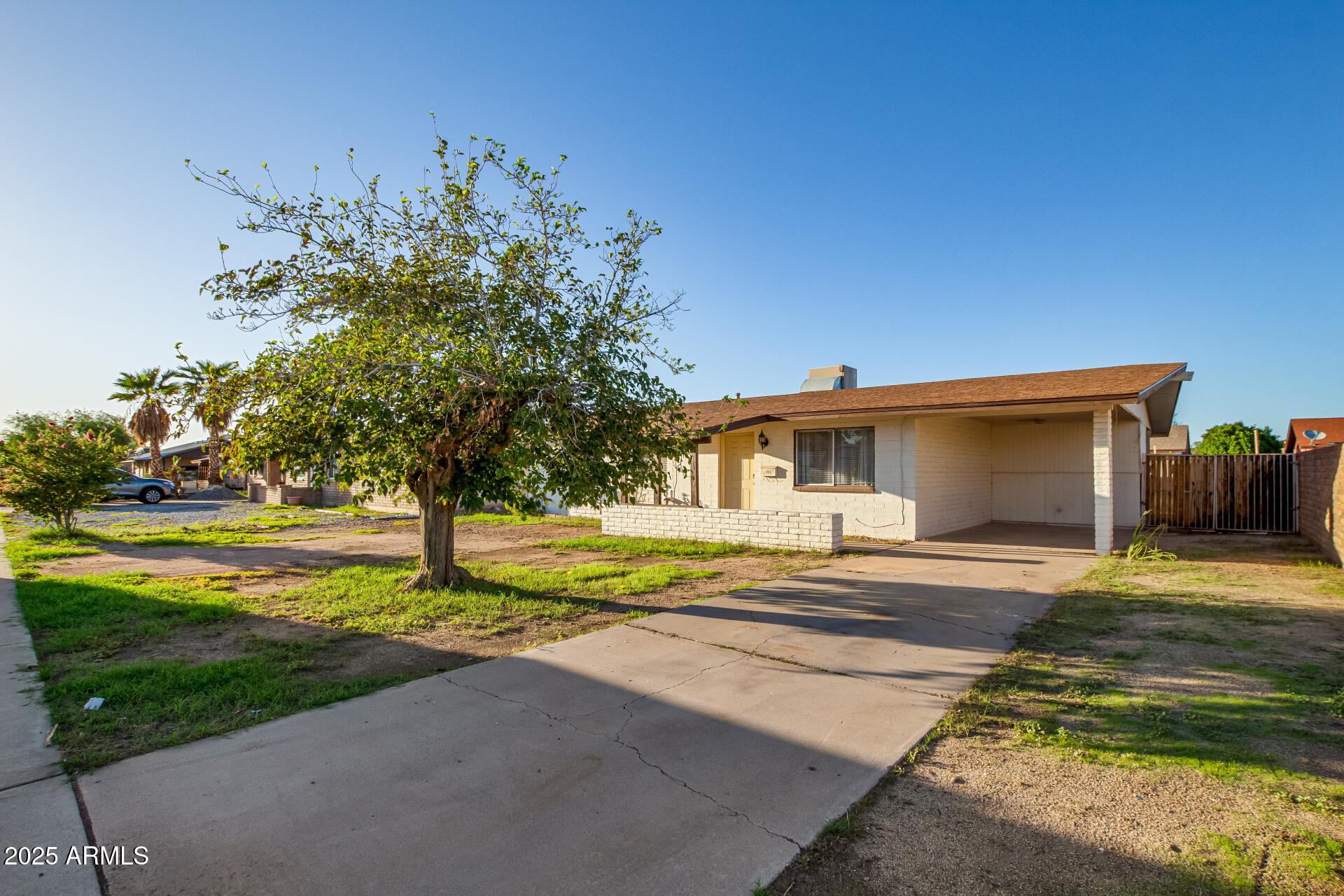 8414 W MONTEROSA Street