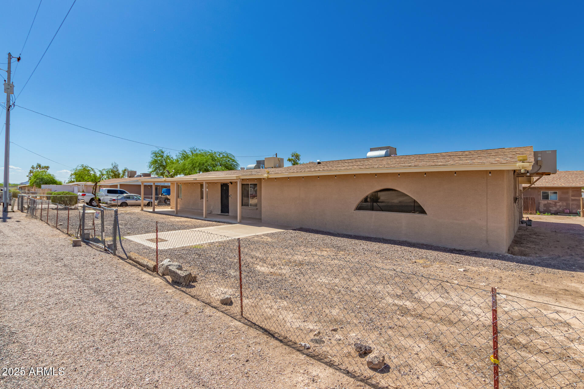 19065 W MESCALERO Drive