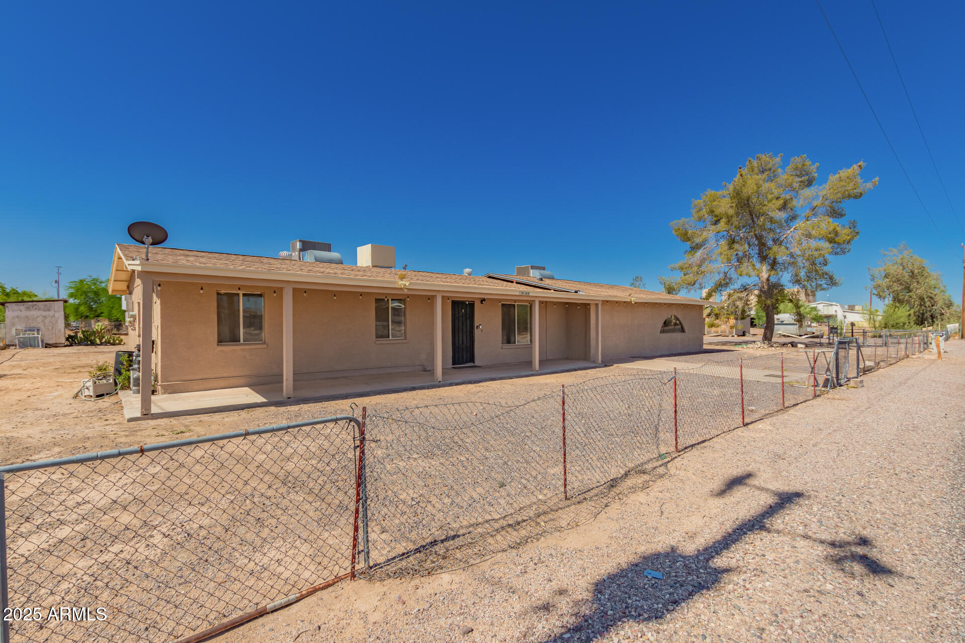 19065 W MESCALERO Drive