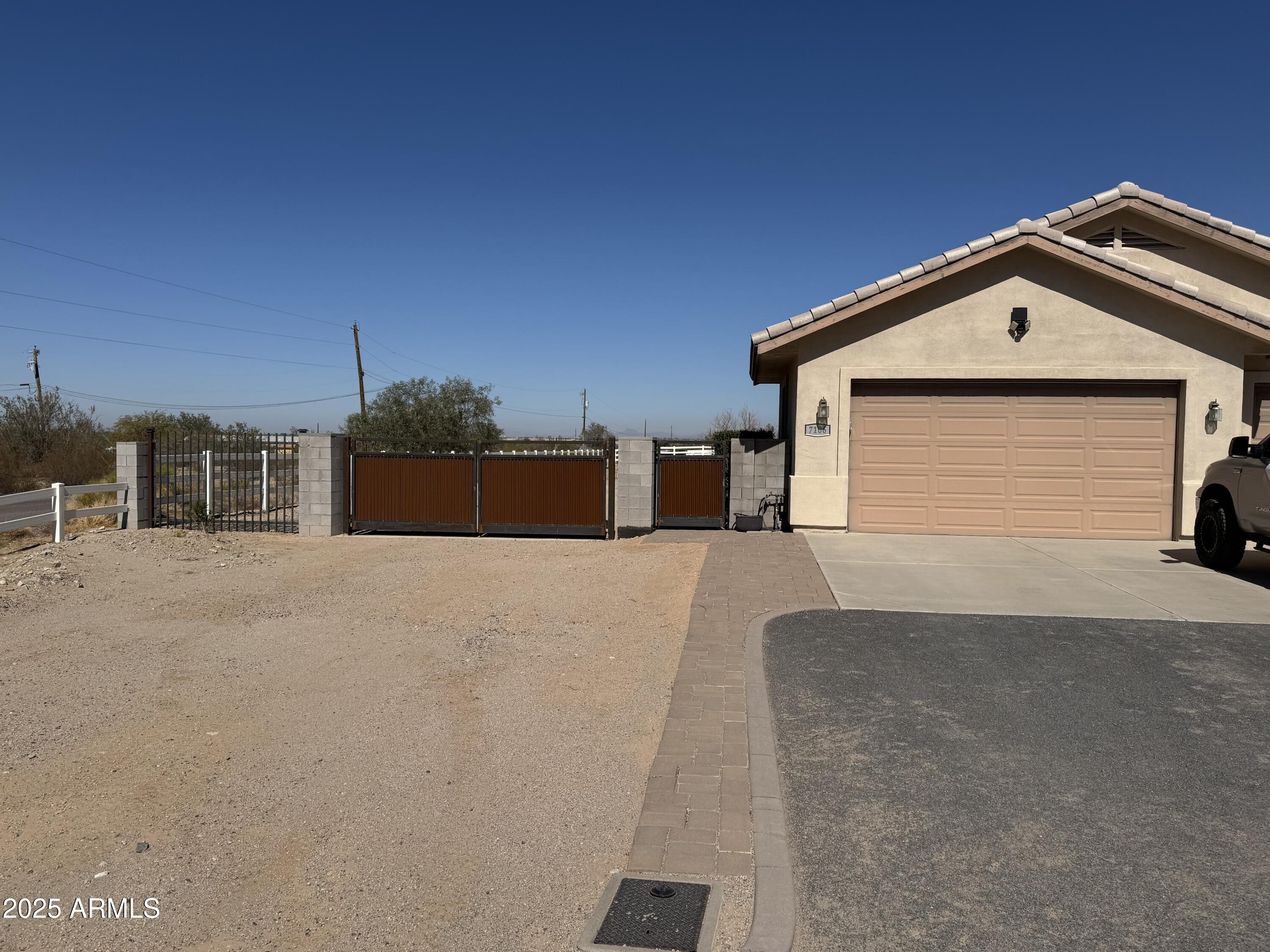 7106 W HOMBRE Road