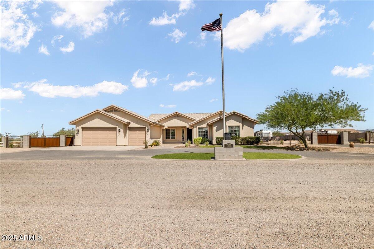 7106 W HOMBRE Road