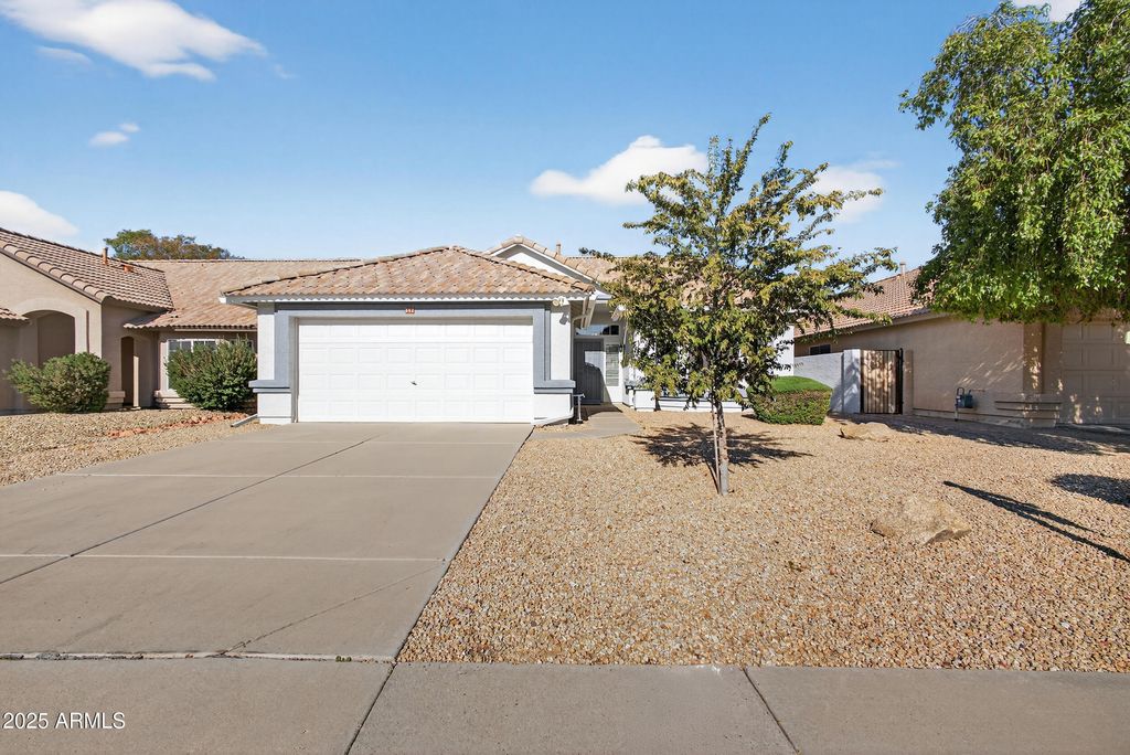 Photo of 552 E Jasper Drive, Gilbert, AZ 85296 (MLS # 6957707)
