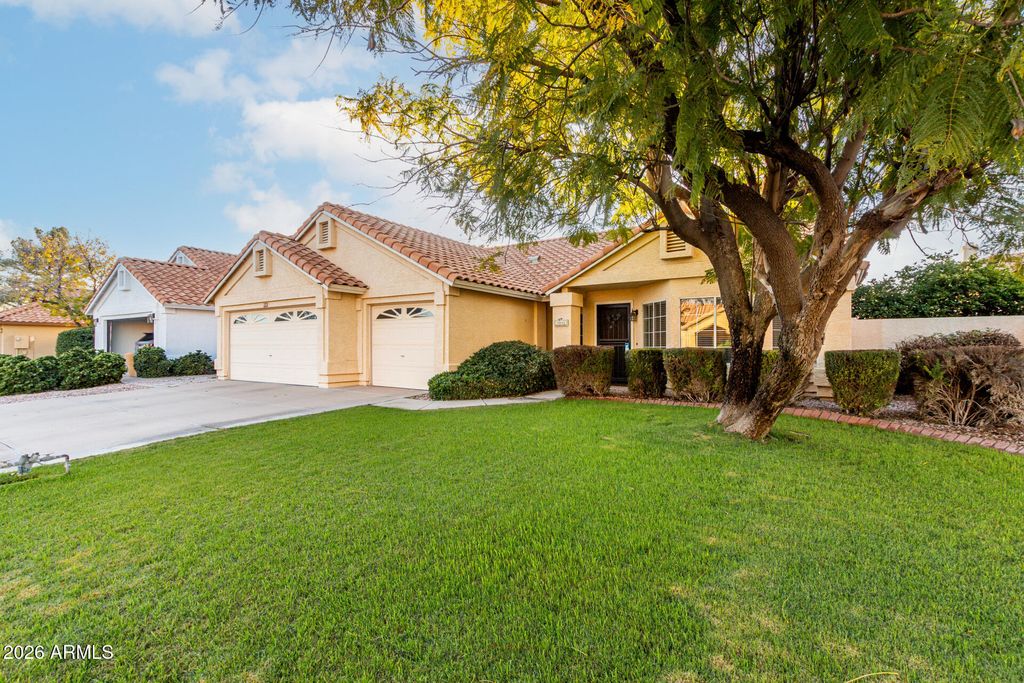 Photo of 3842 S Hawthorn Drive, Chandler, AZ 85248 (MLS # 6966932)