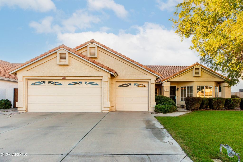 Photo of 3842 S Hawthorn Drive, Chandler, AZ 85248 (MLS # 6966932)