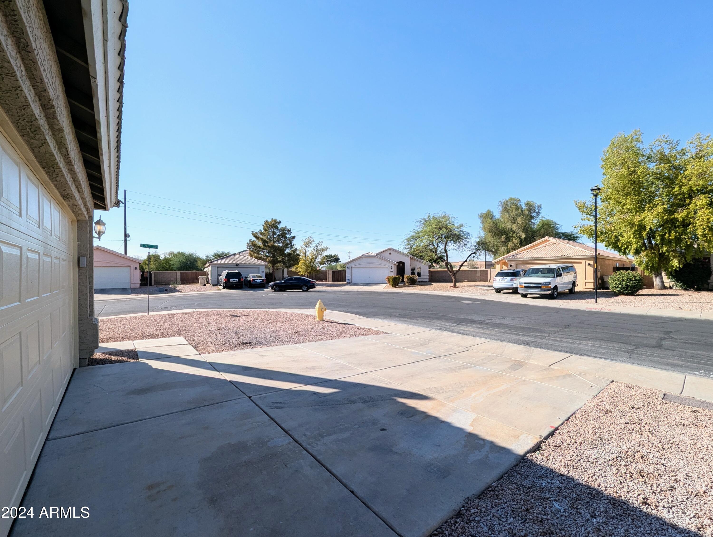 7059 W GARDENIA Avenue