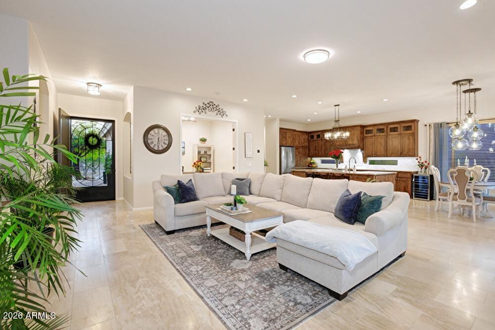 5232 E Thunder Hawk Road