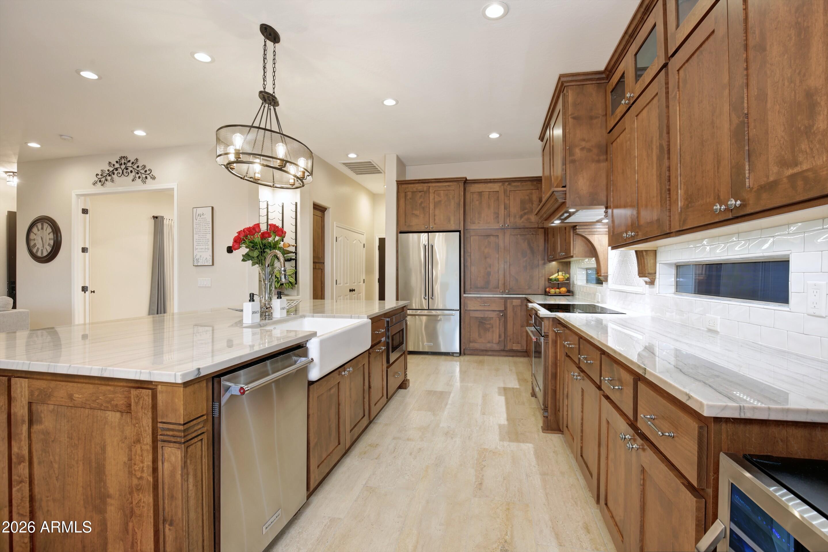 5232 E Thunder Hawk Road