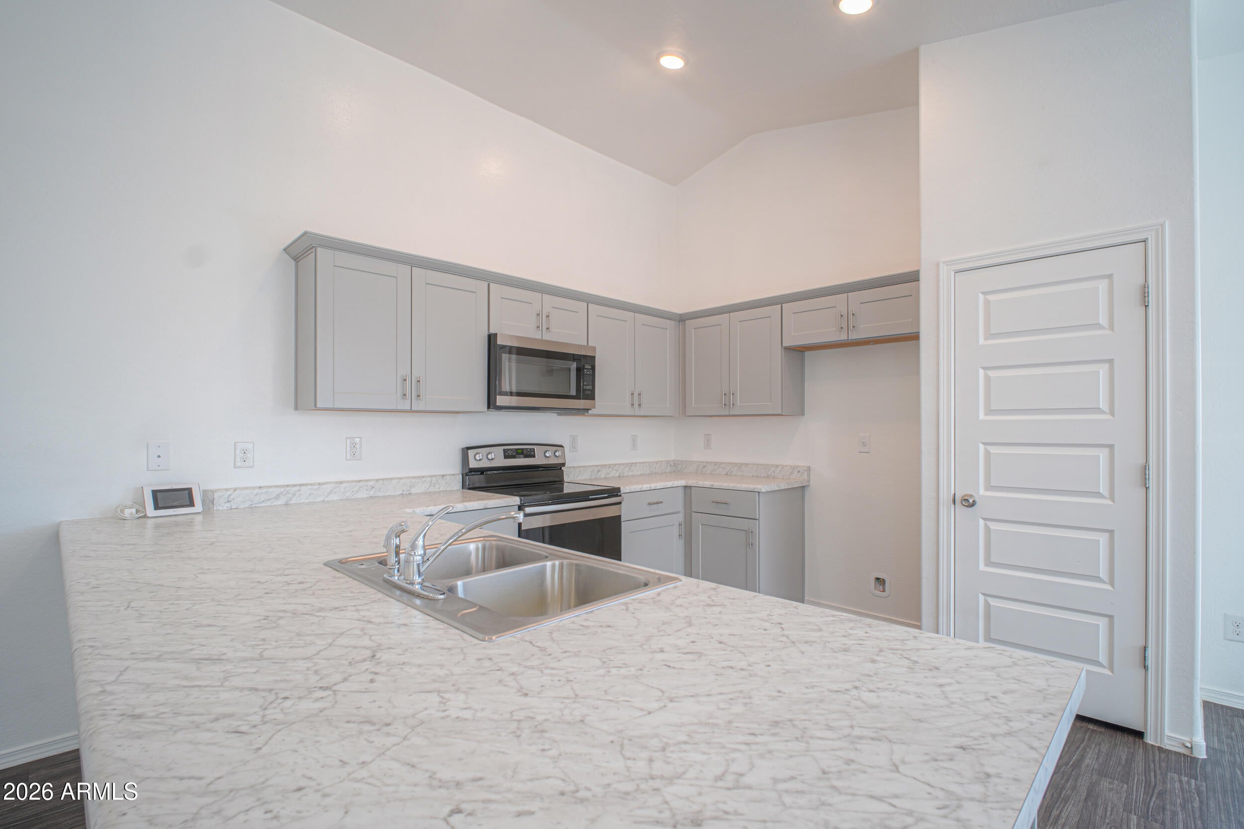 961 W Prior Avenue