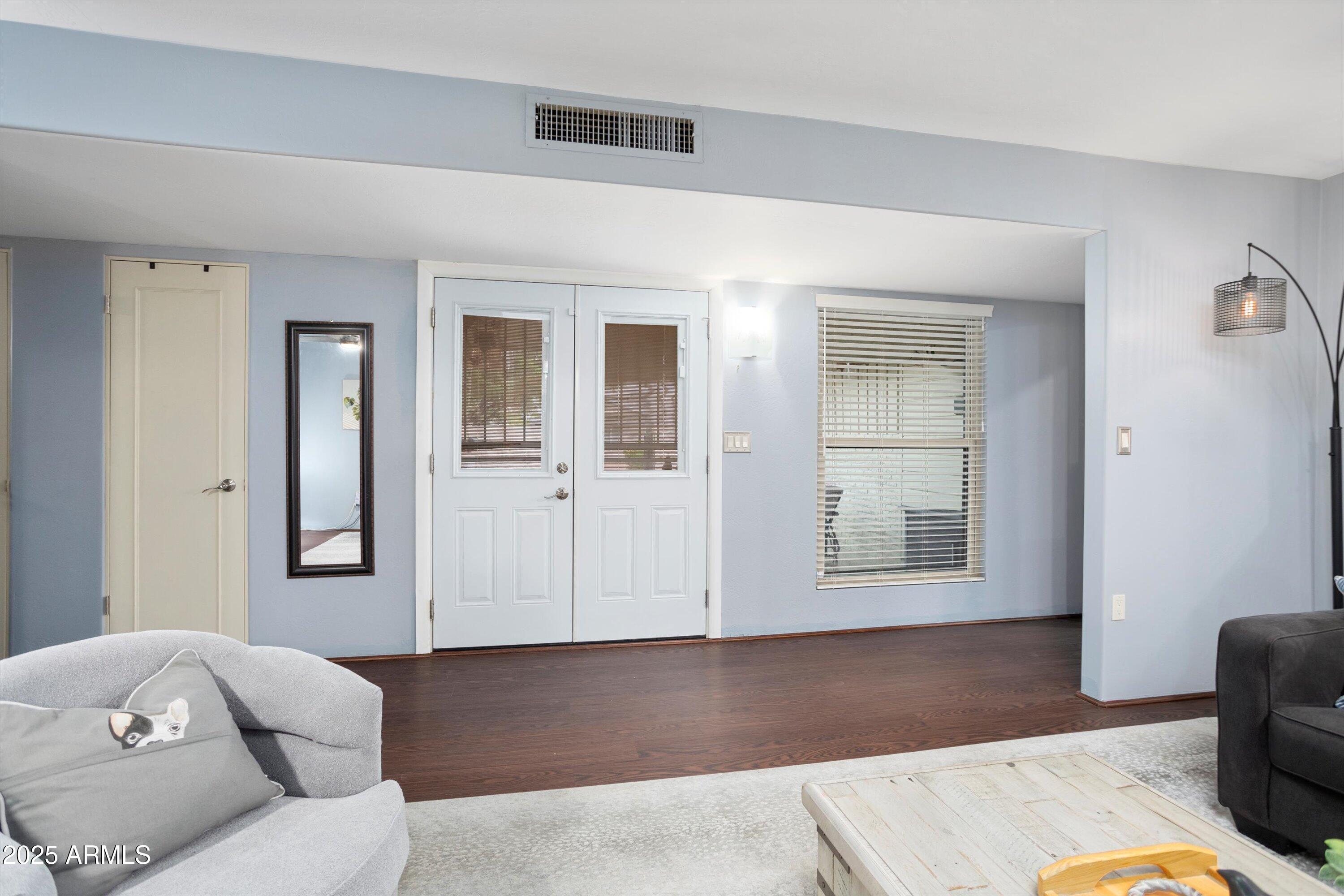 10102 W DEANNE Drive