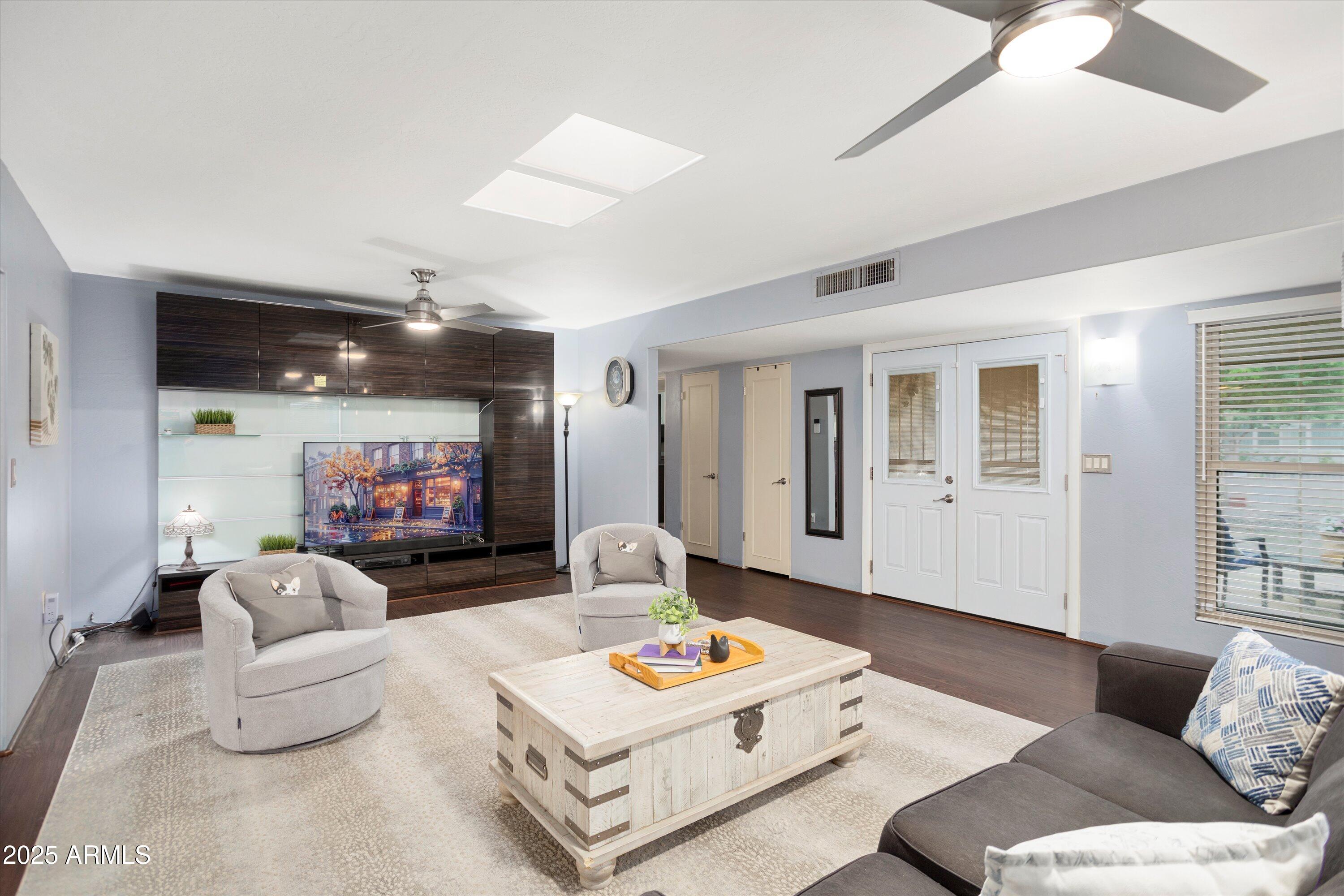 10102 W DEANNE Drive